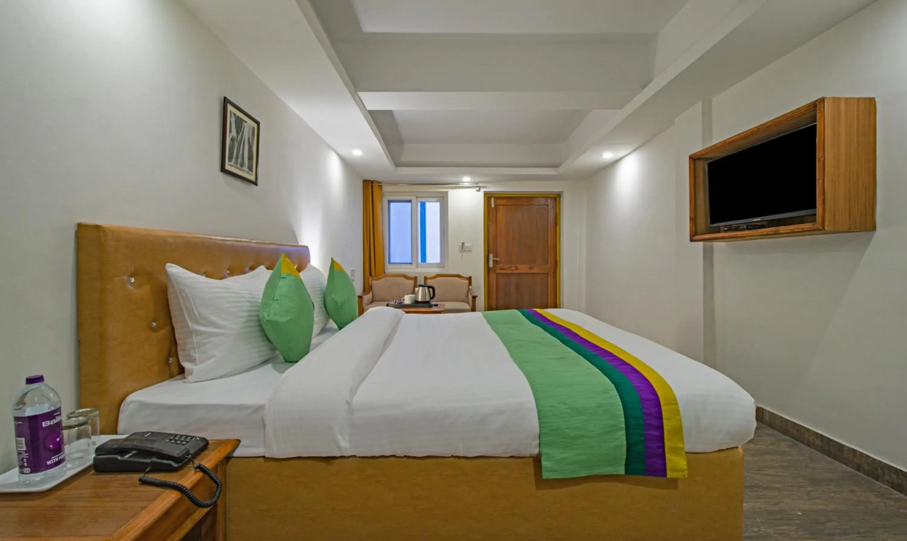 Deluxe Room with Valley View in Treebo Raj Mall Road Deluxe Room with Valley View in Treebo Raj Mall Road