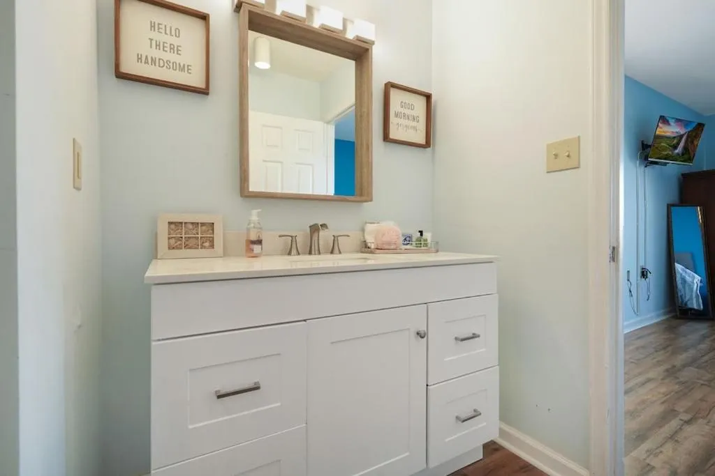 Beautiful Blue Ocean Condo