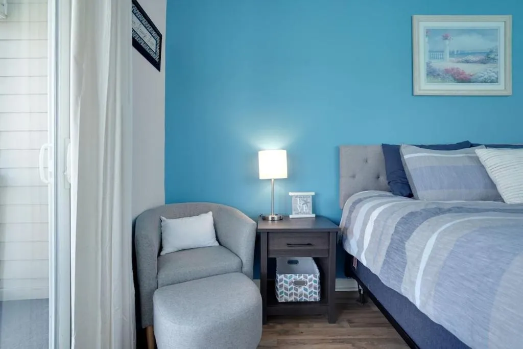 Seating area in Beautiful Blue Ocean Condo
