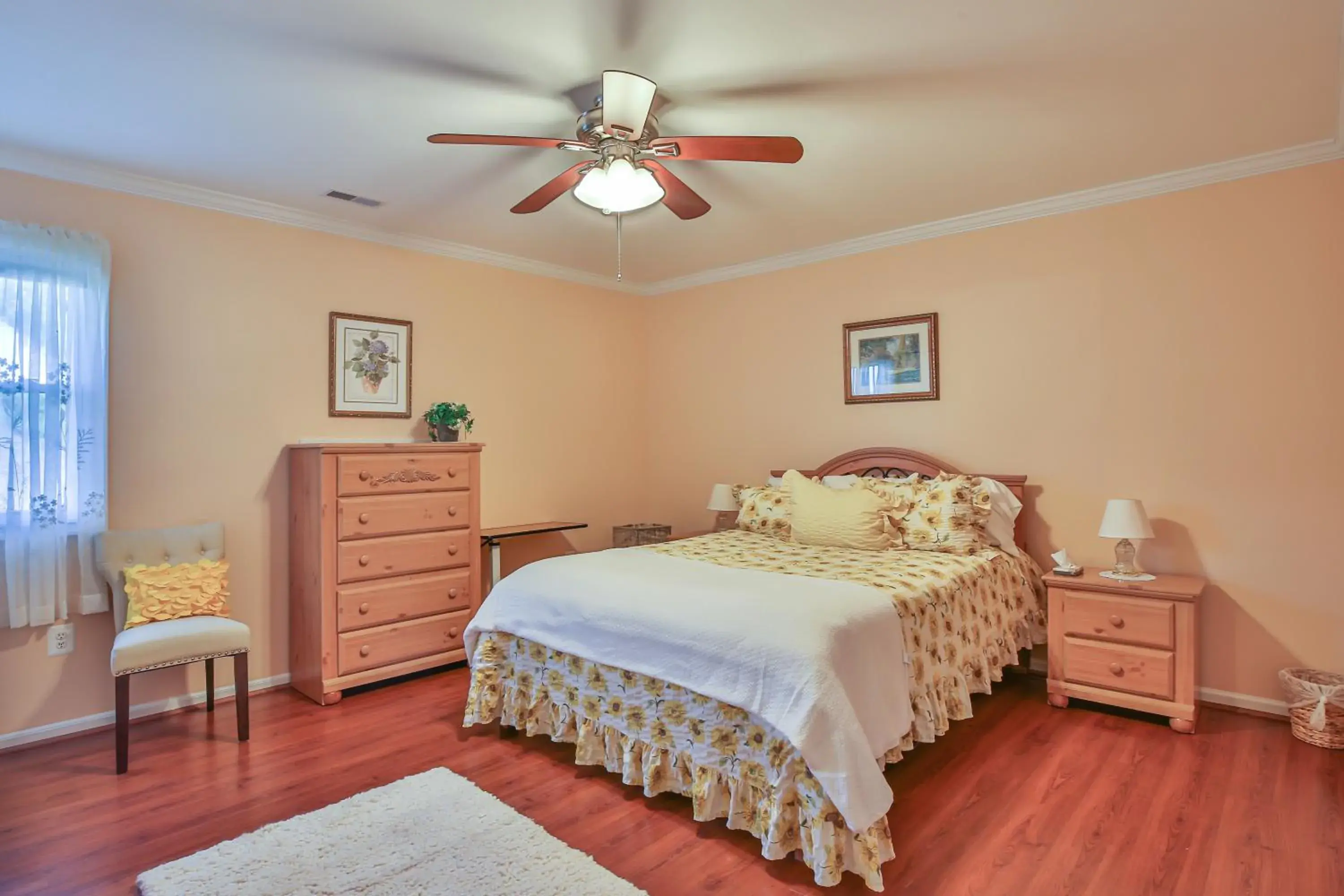 Triple Room - single occupancy in Purcellville Home Triple Room - single occupancy in Purcellville Home