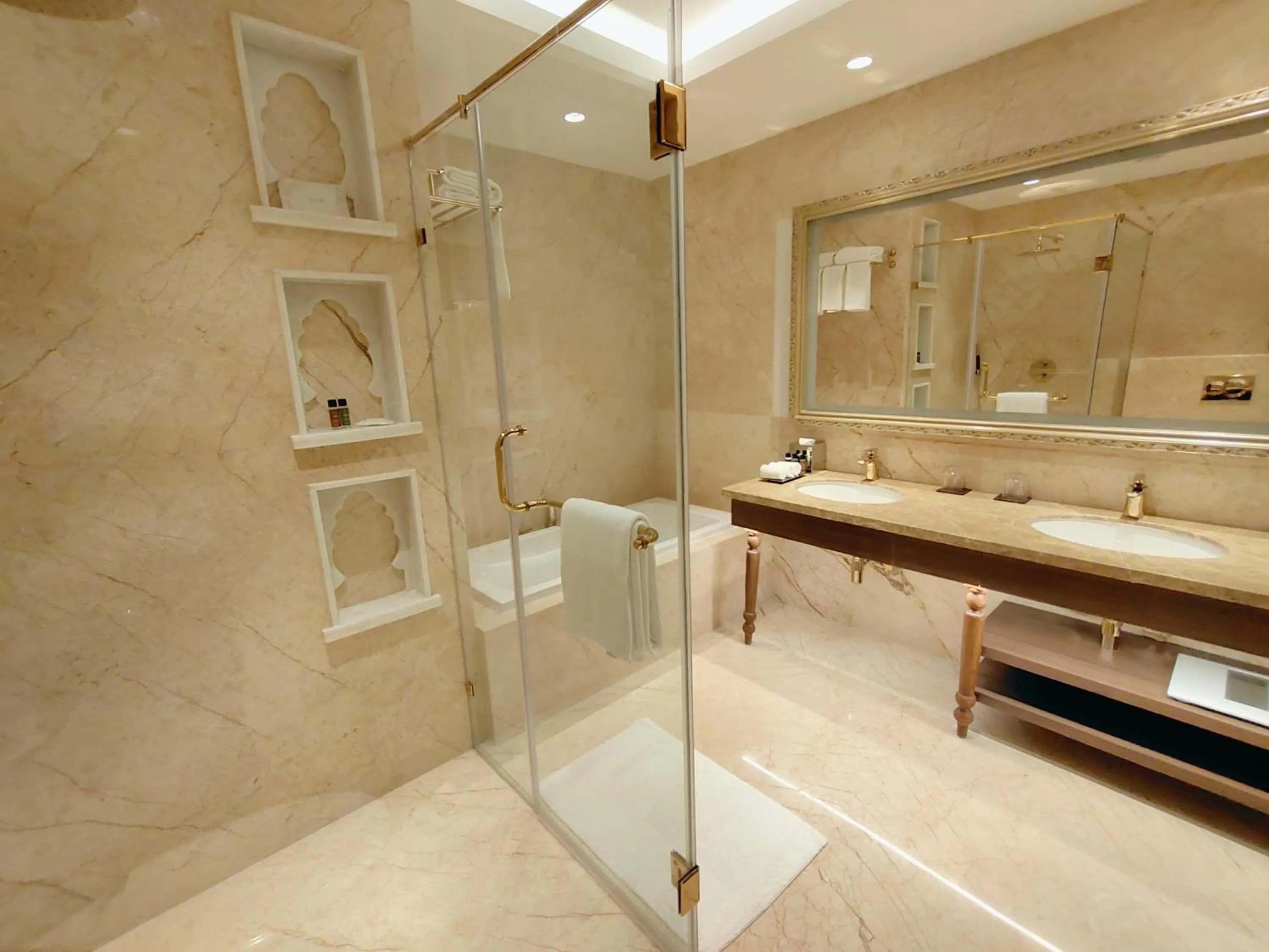 Bathroom in Kaldan Samudhra Palace