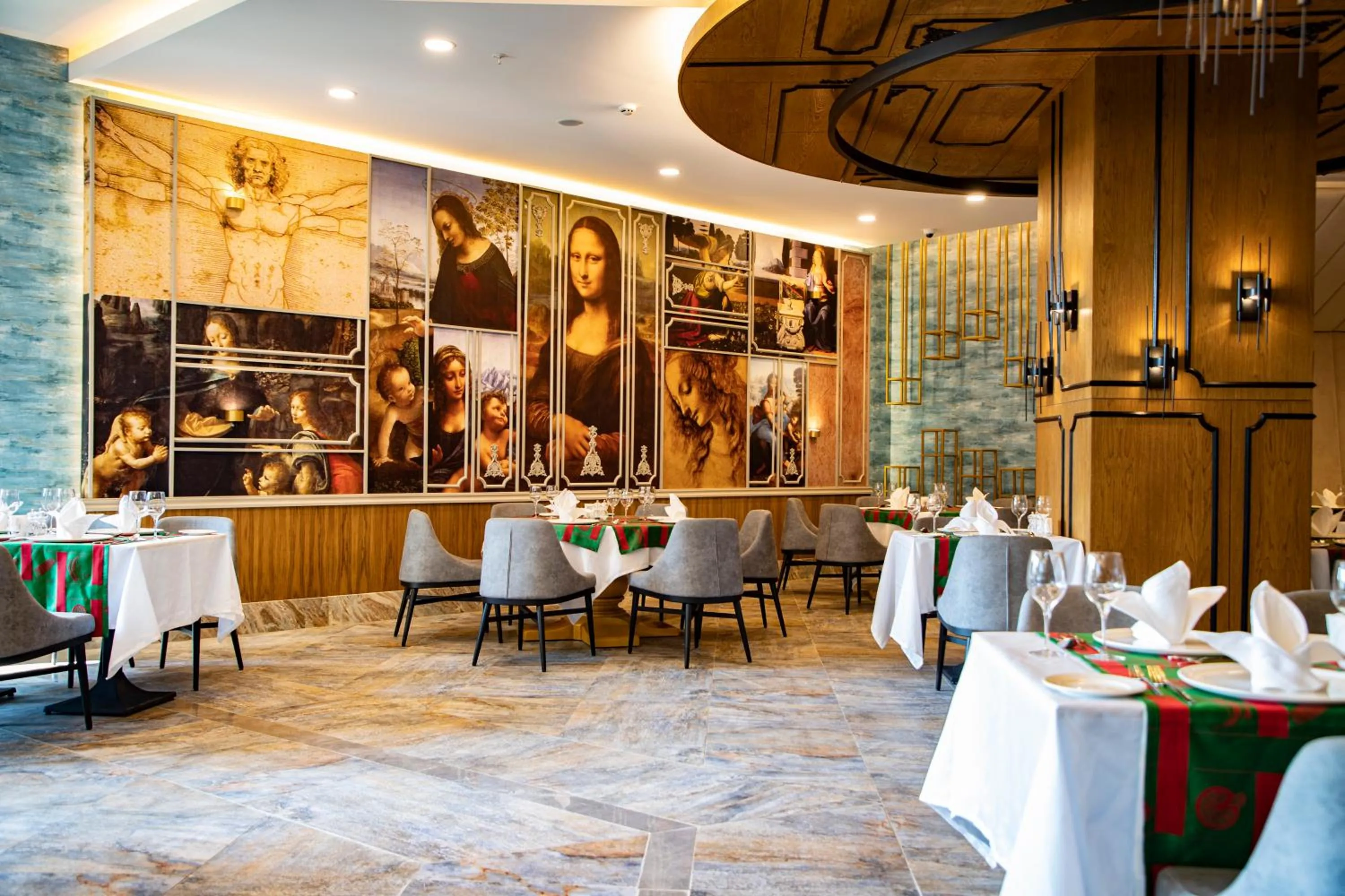 Restaurant/places to eat in Arnor De Luxe Hotel & Spa