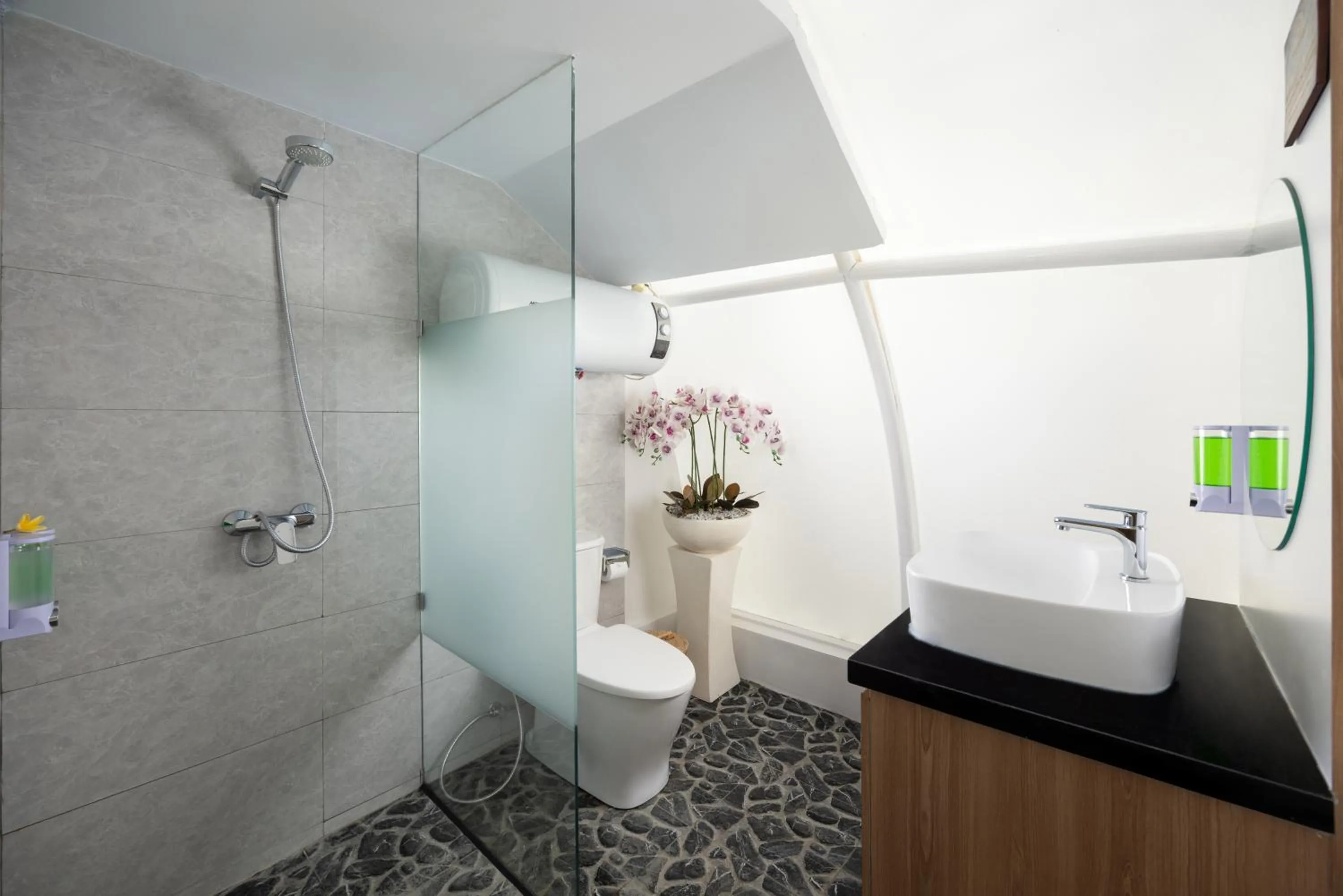 Shower in Pramana Zahill Kintamani