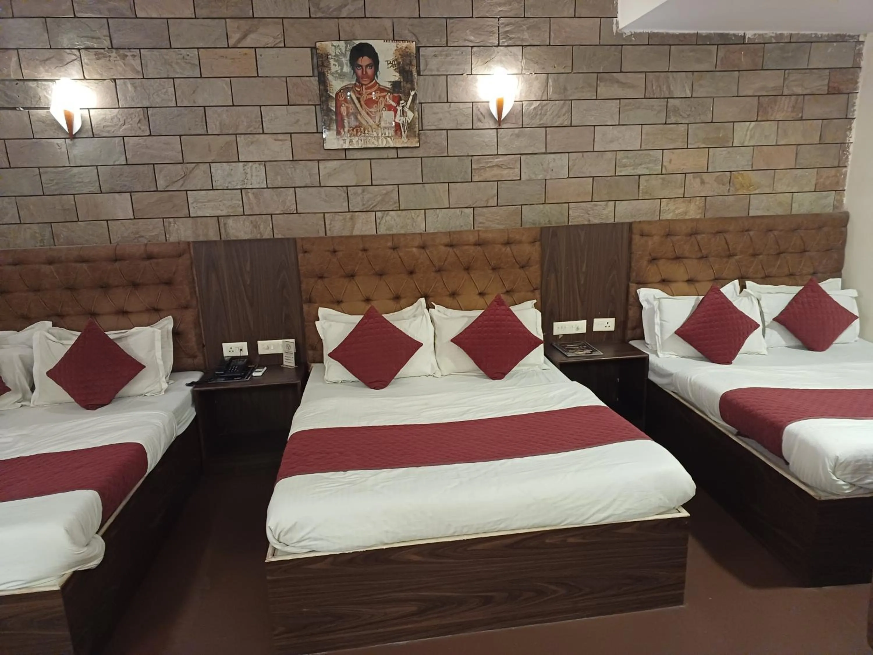 Bedroom, Bed in Hotel V inn Sindhi Camp