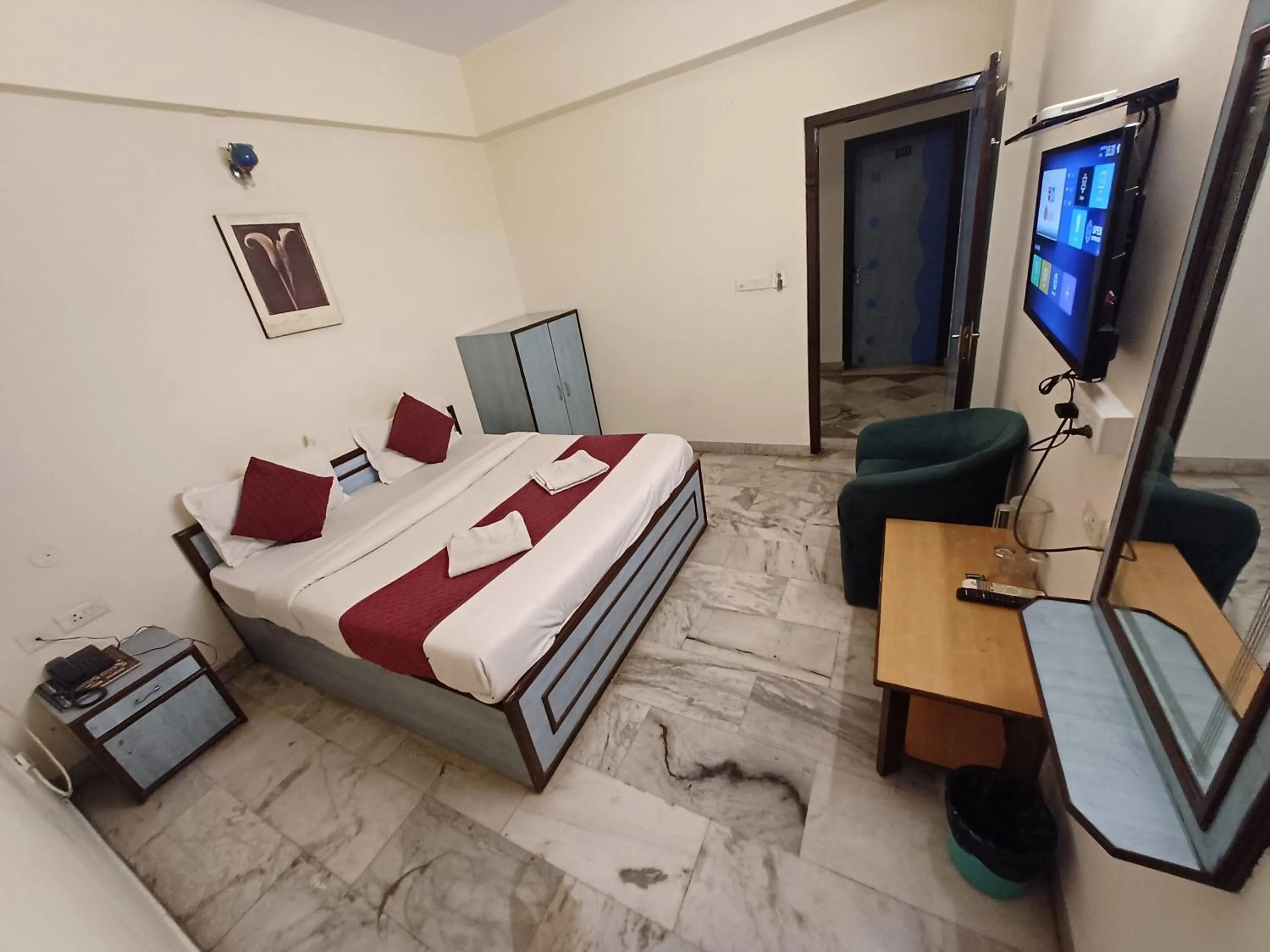 Bedroom, Bed in Hotel V inn Sindhi Camp