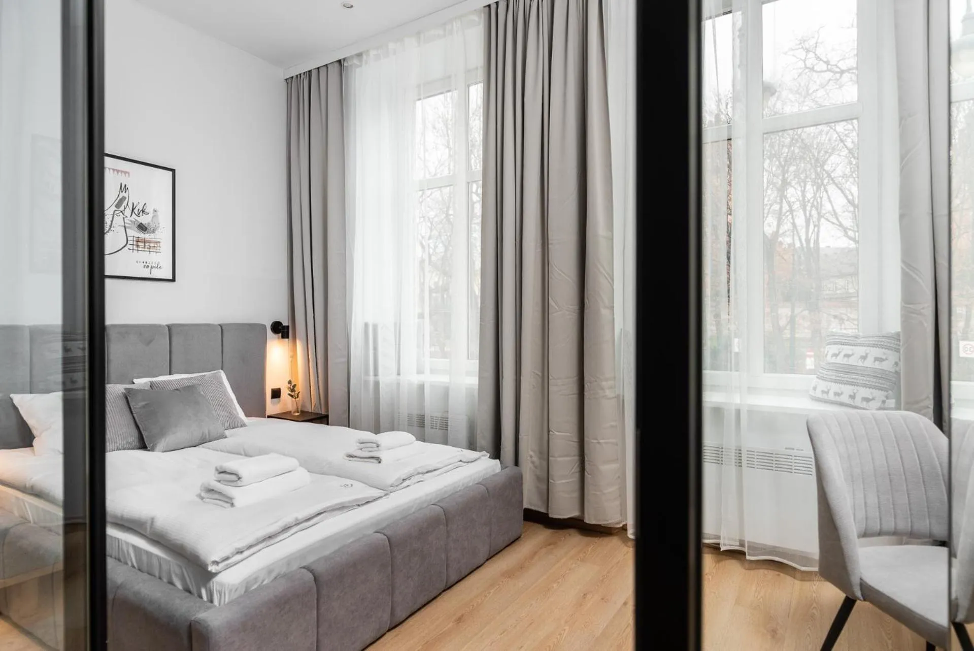 Bed in Modern Centrally Located Apartments - by Upstairs