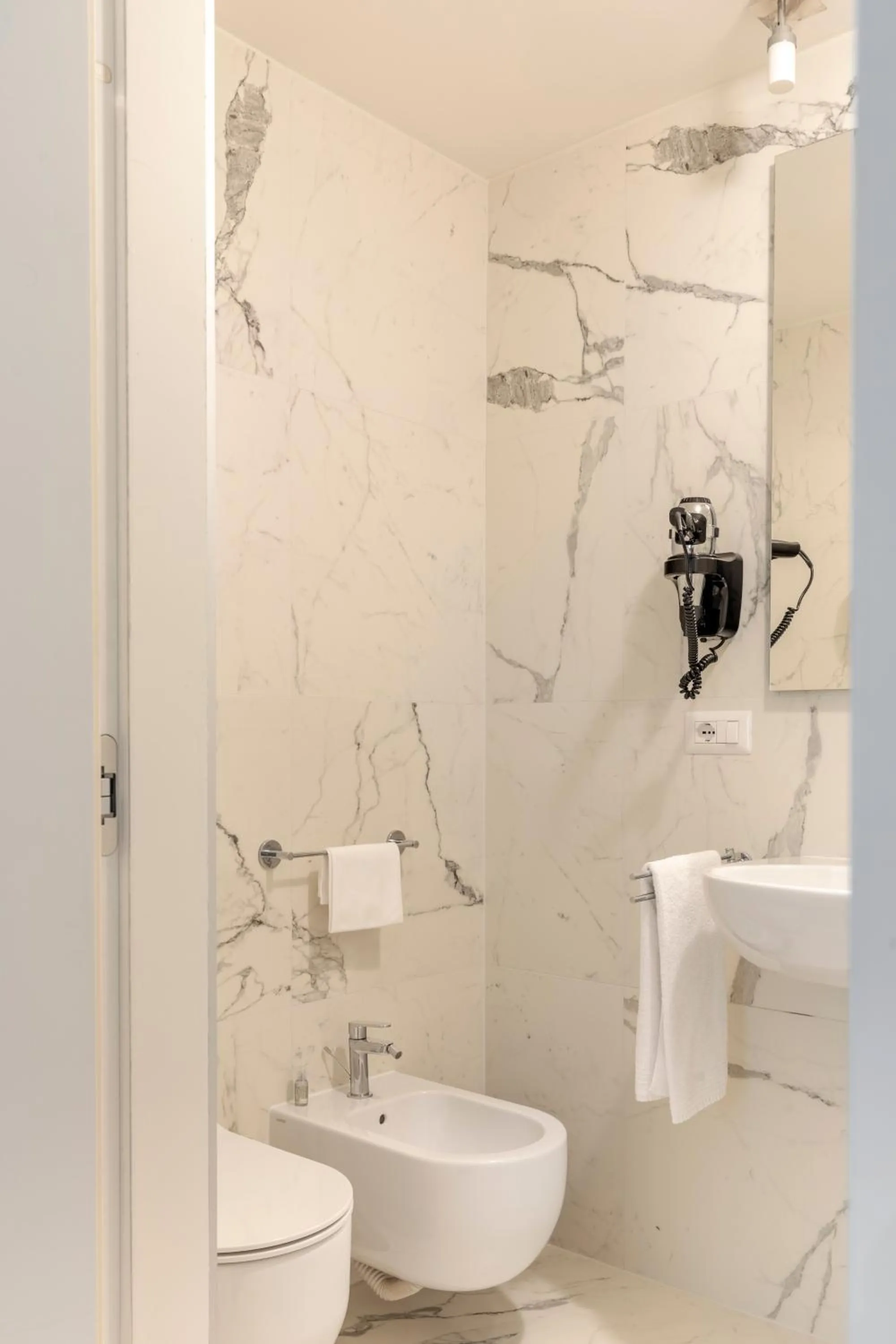 Shower in Hotel Sanpi Milano