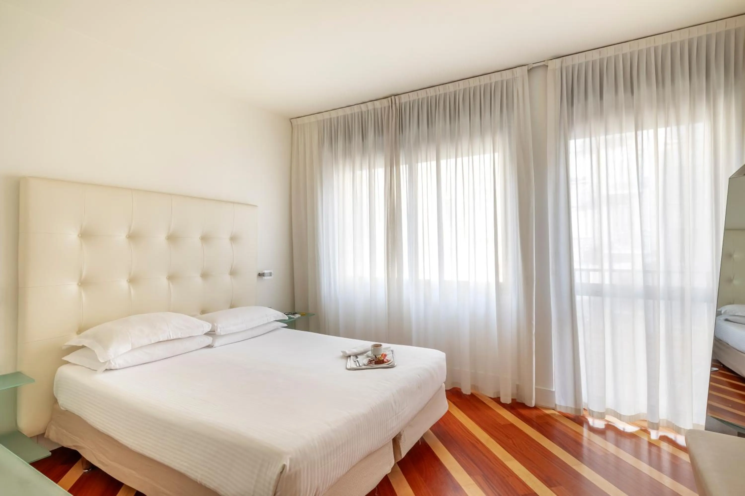 Photo of the whole room, Bed in Hotel Sanpi Milano