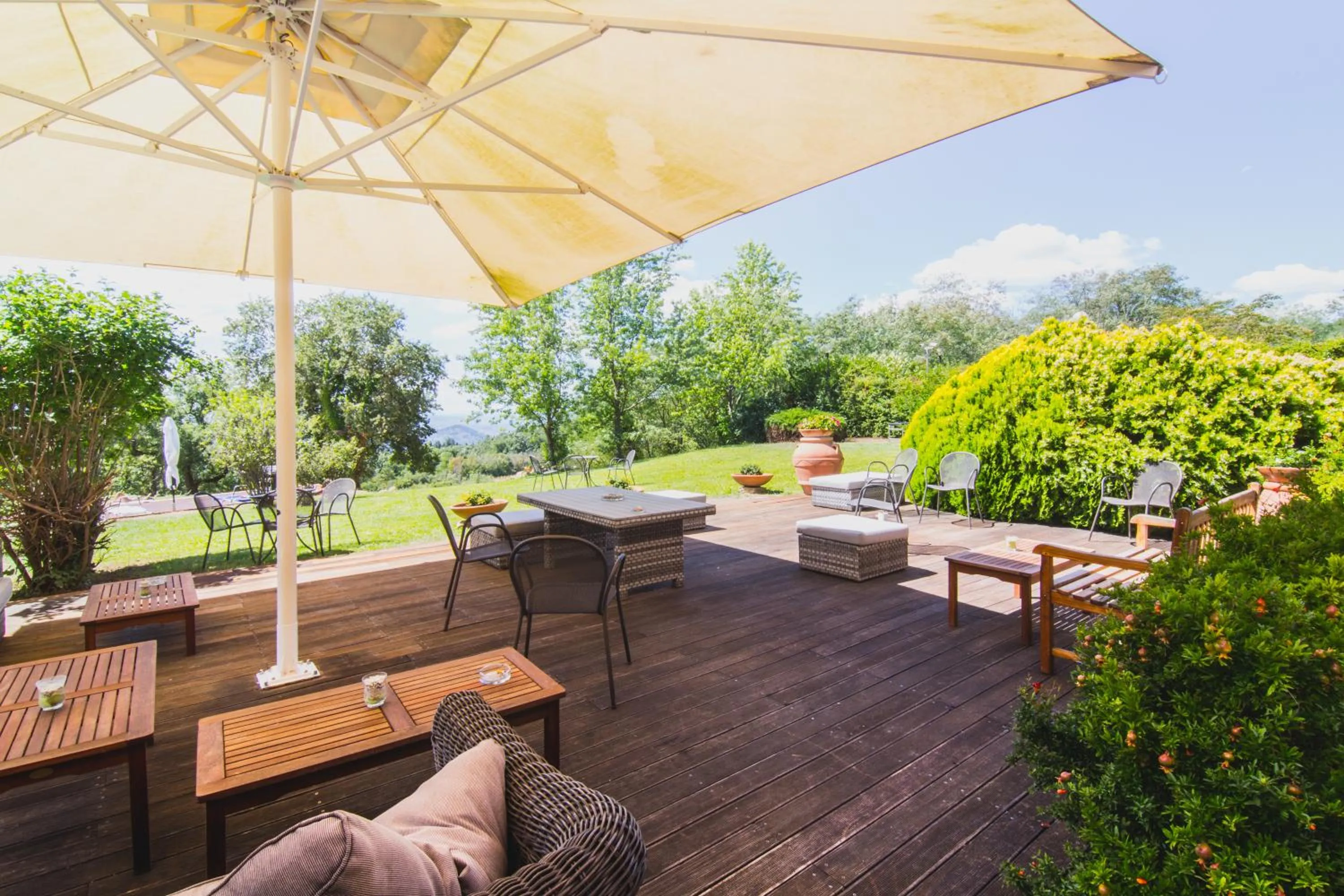 Patio, Restaurant/Places to Eat in Demidoff Country Resort