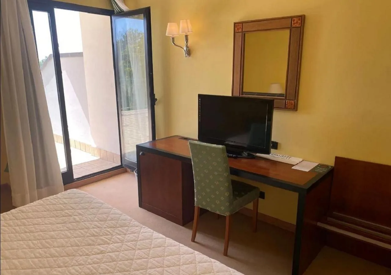 TV and multimedia, TV/Entertainment Center in Demidoff Country Resort