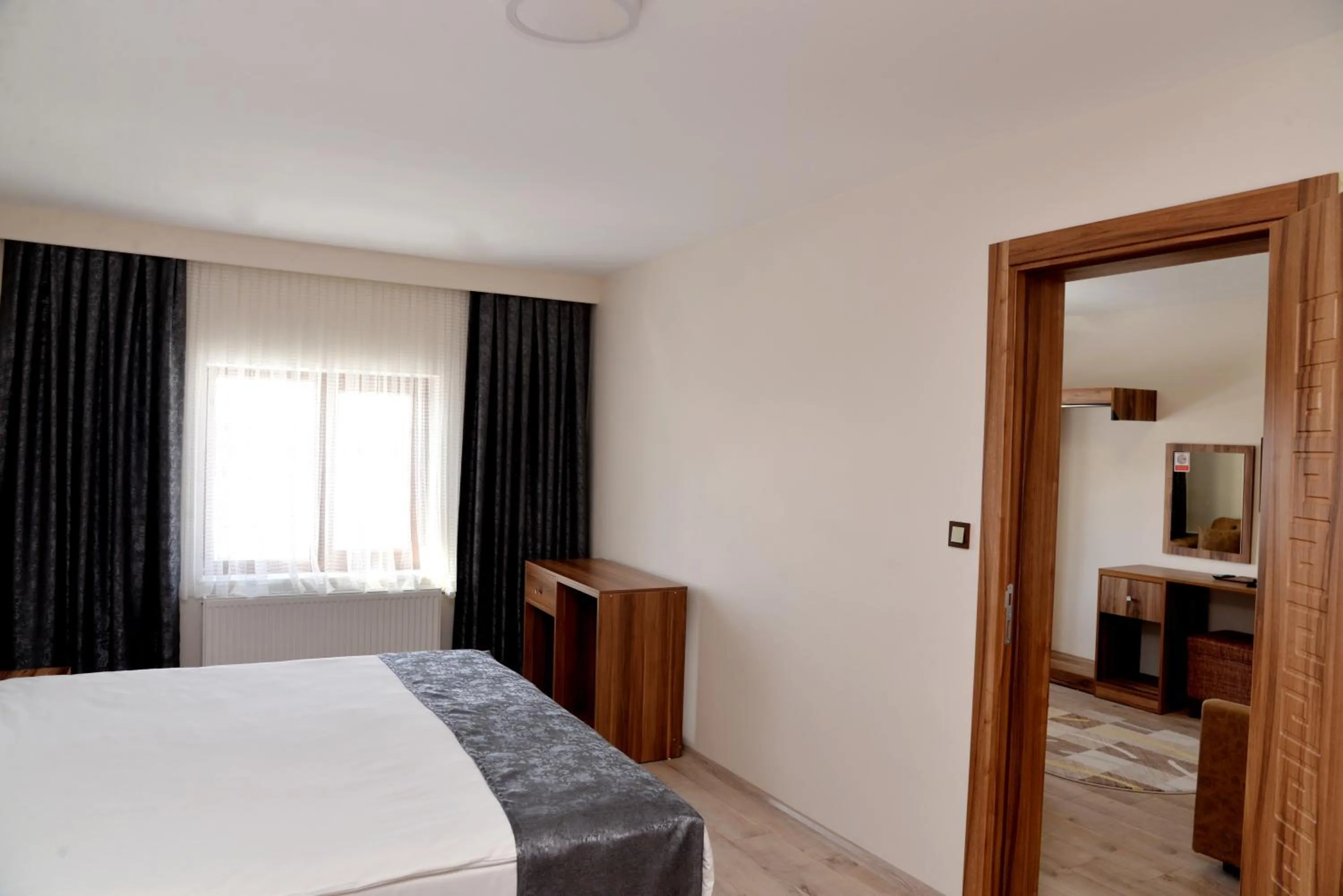 Bed in Zümrüt Palas Otel