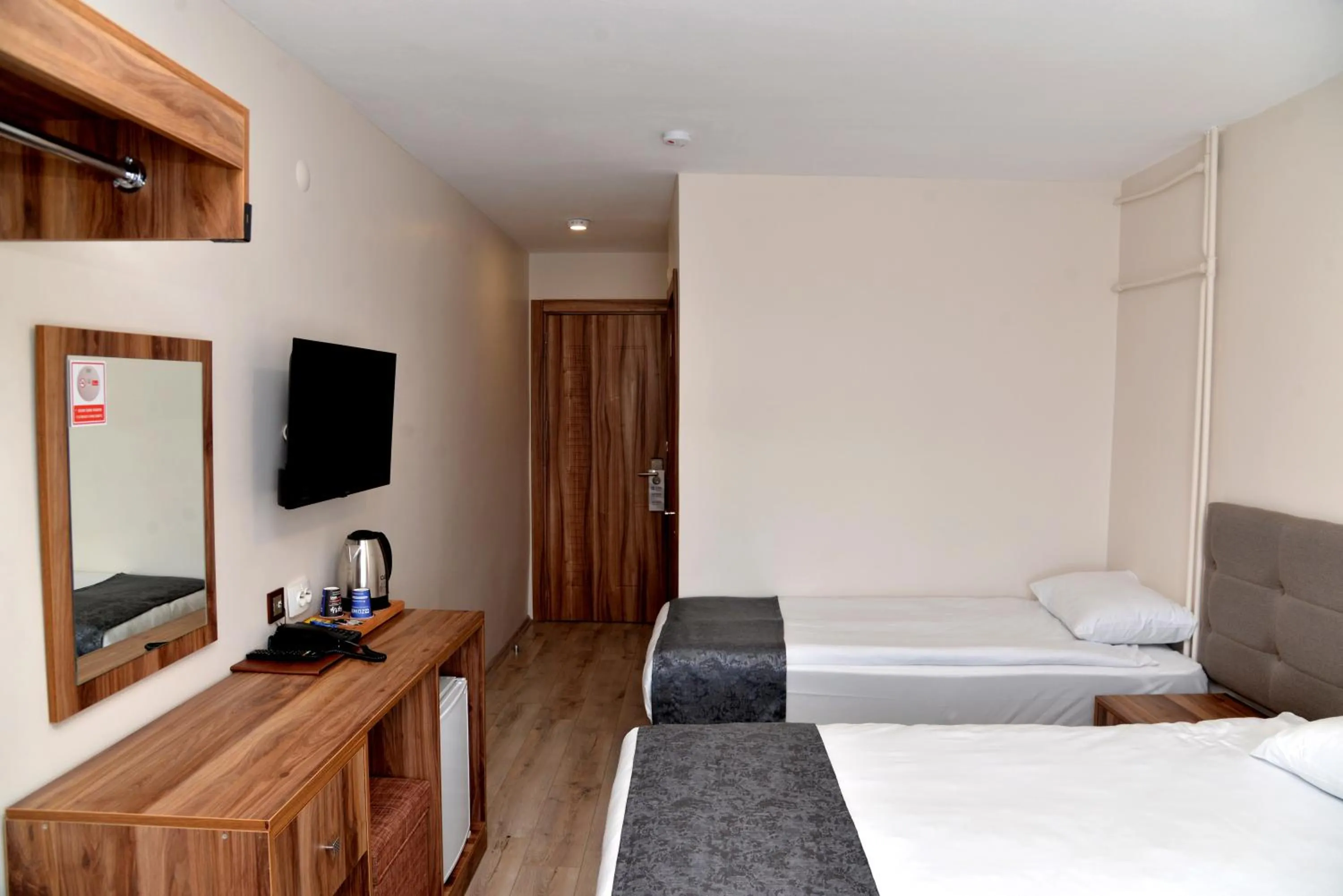 Bedroom, Bed in Zümrüt Palas Otel