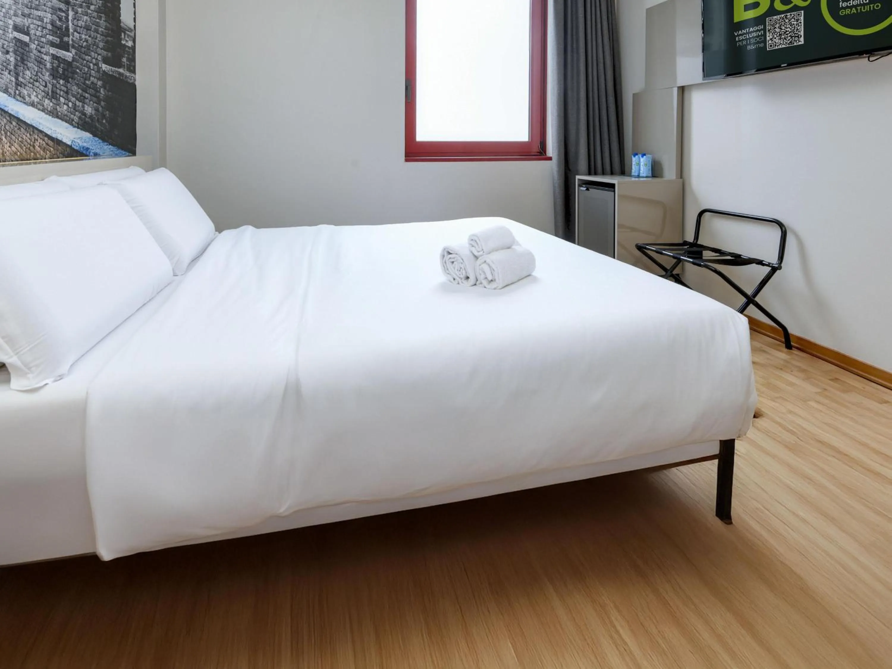 Photo of the whole room, Bed in B&B Hotel Verona