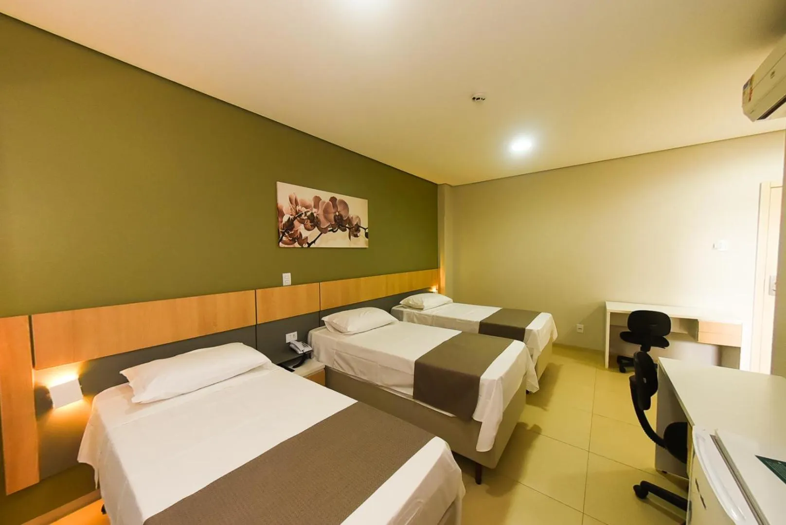 Bed in Hotel Plaza Garden