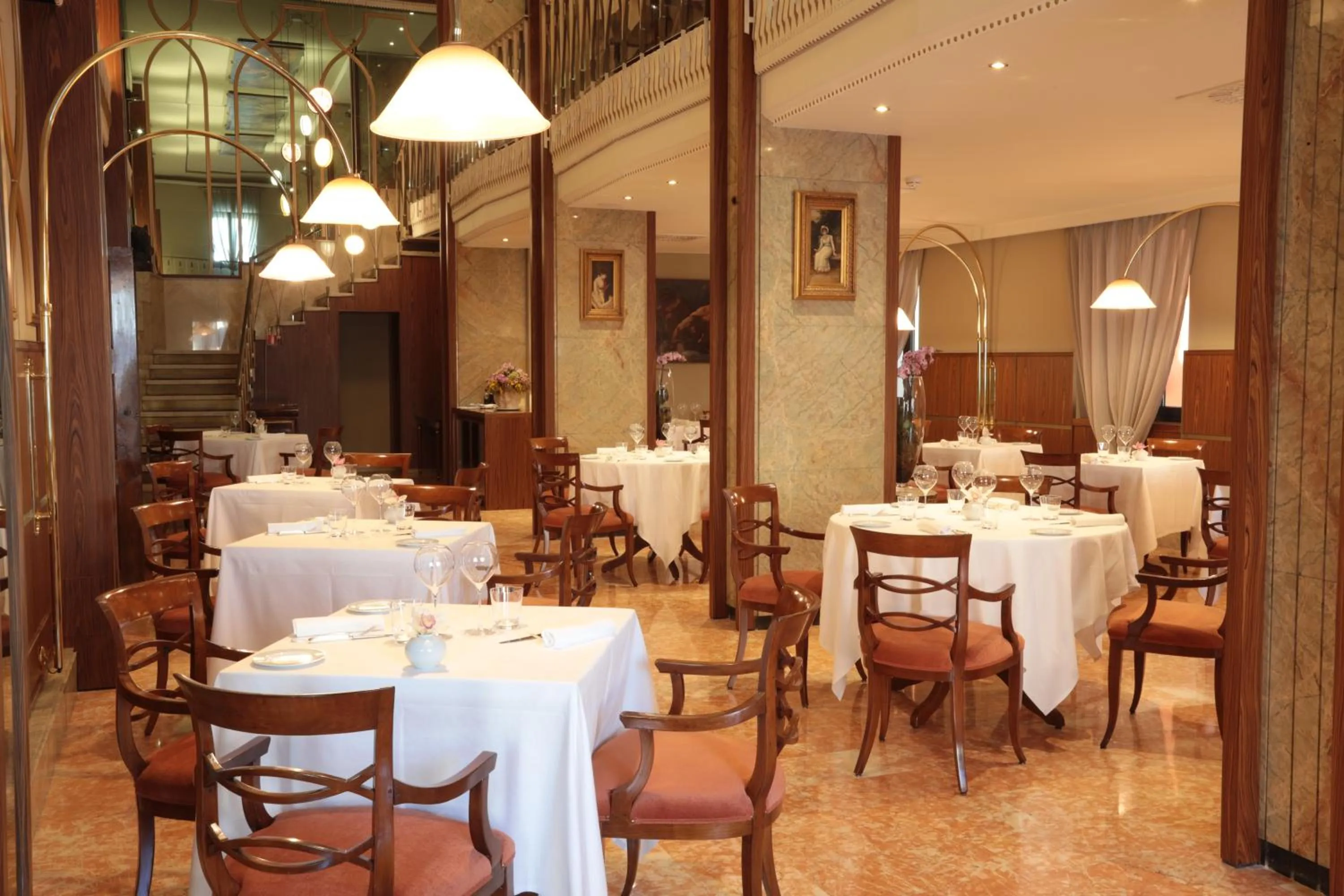 Restaurant/places to eat in Due Torri Hotel