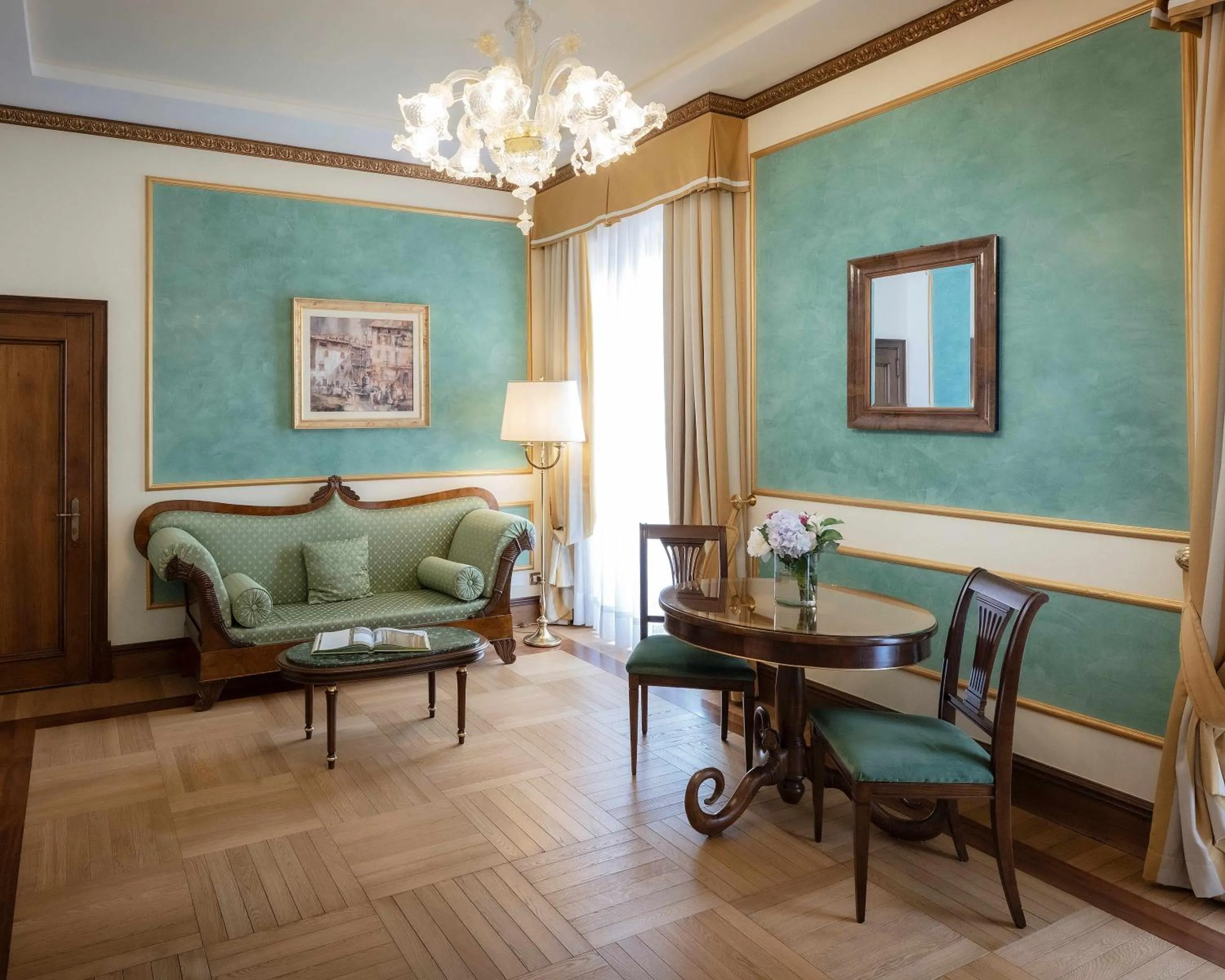 Living room in Due Torri Hotel