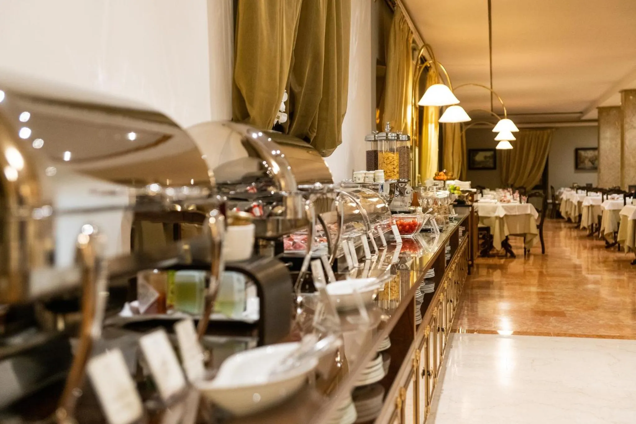 Restaurant/places to eat in Due Torri Hotel