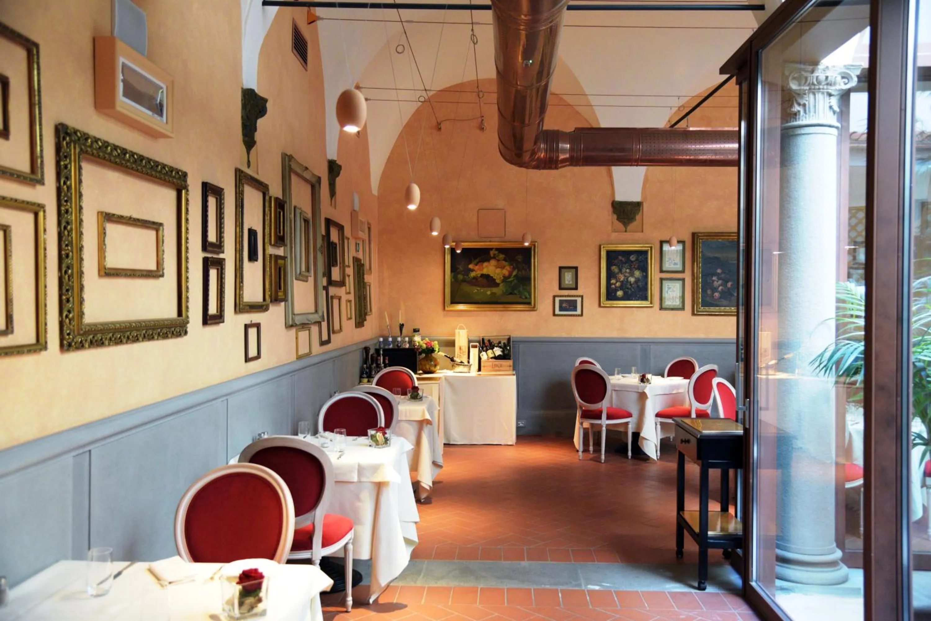 Restaurant/places to eat in Hotel Bernini Palace