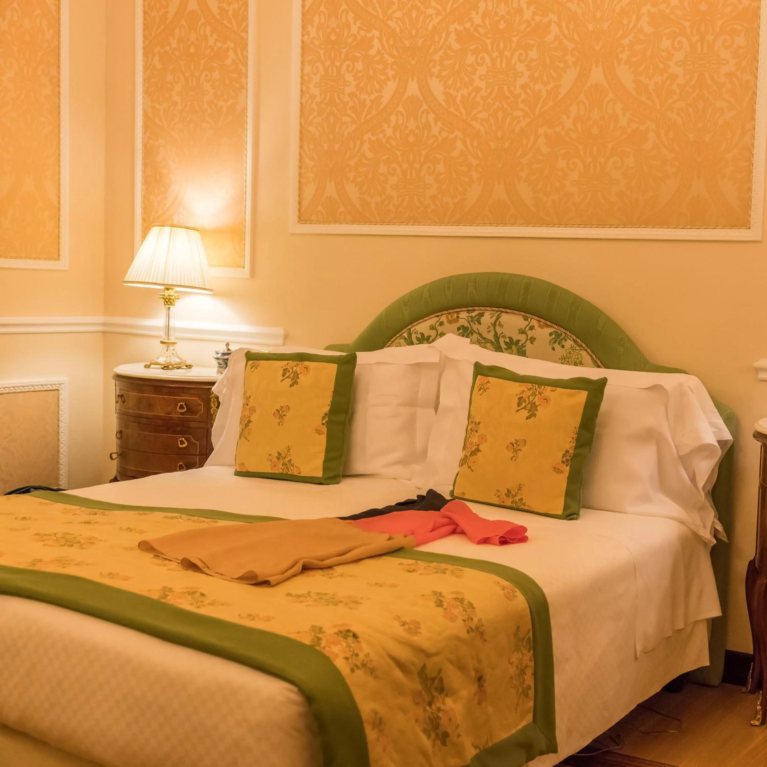 Bedroom, Bed in Hotel Bernini Palace