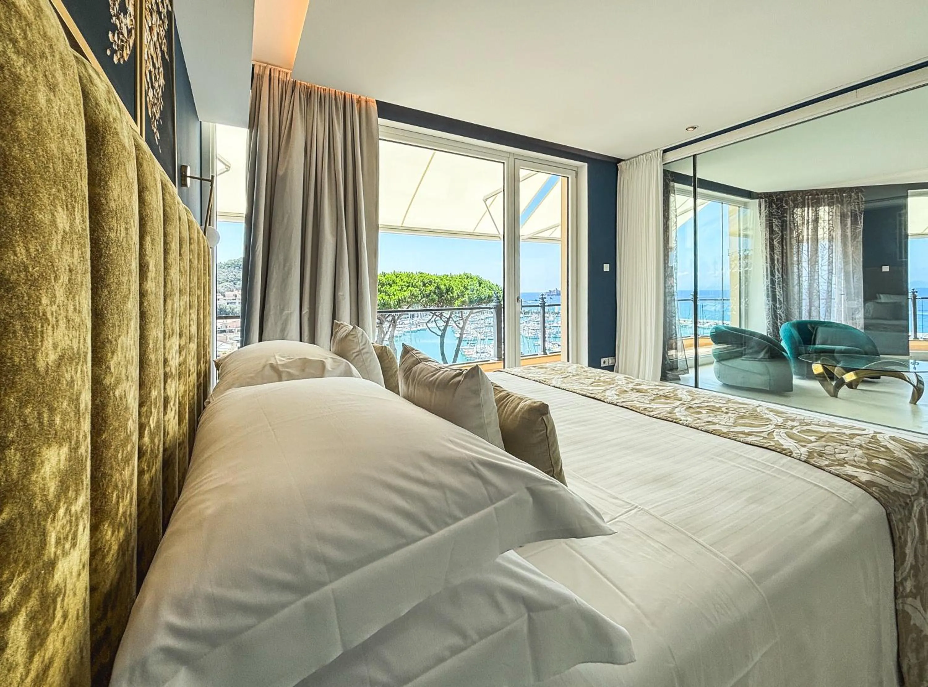 Bedroom, Bed in Cala del Porto Punta Ala - Preferred Hotels