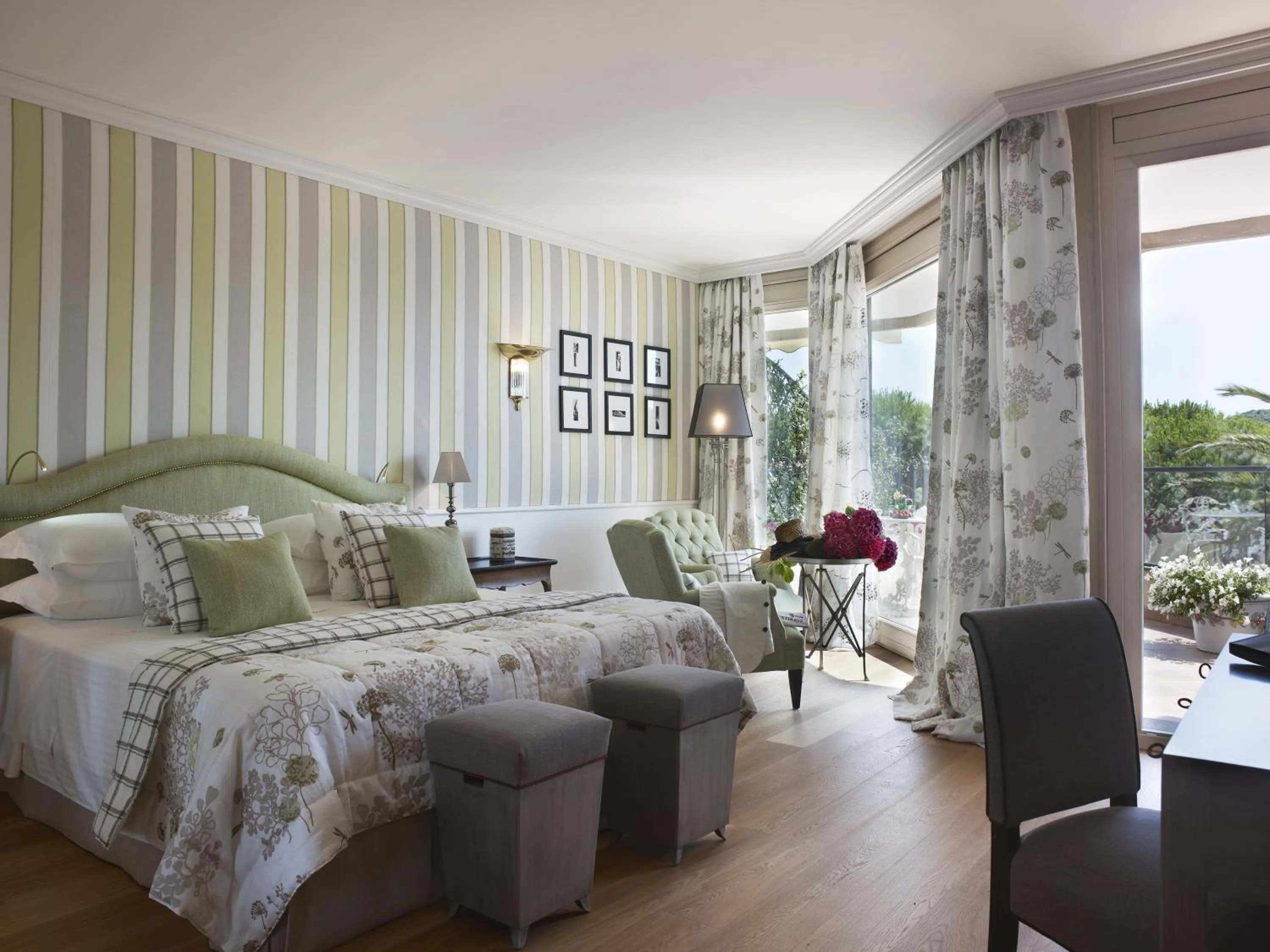 View (from property/room), Bed in Cala del Porto Punta Ala - Preferred Hotels