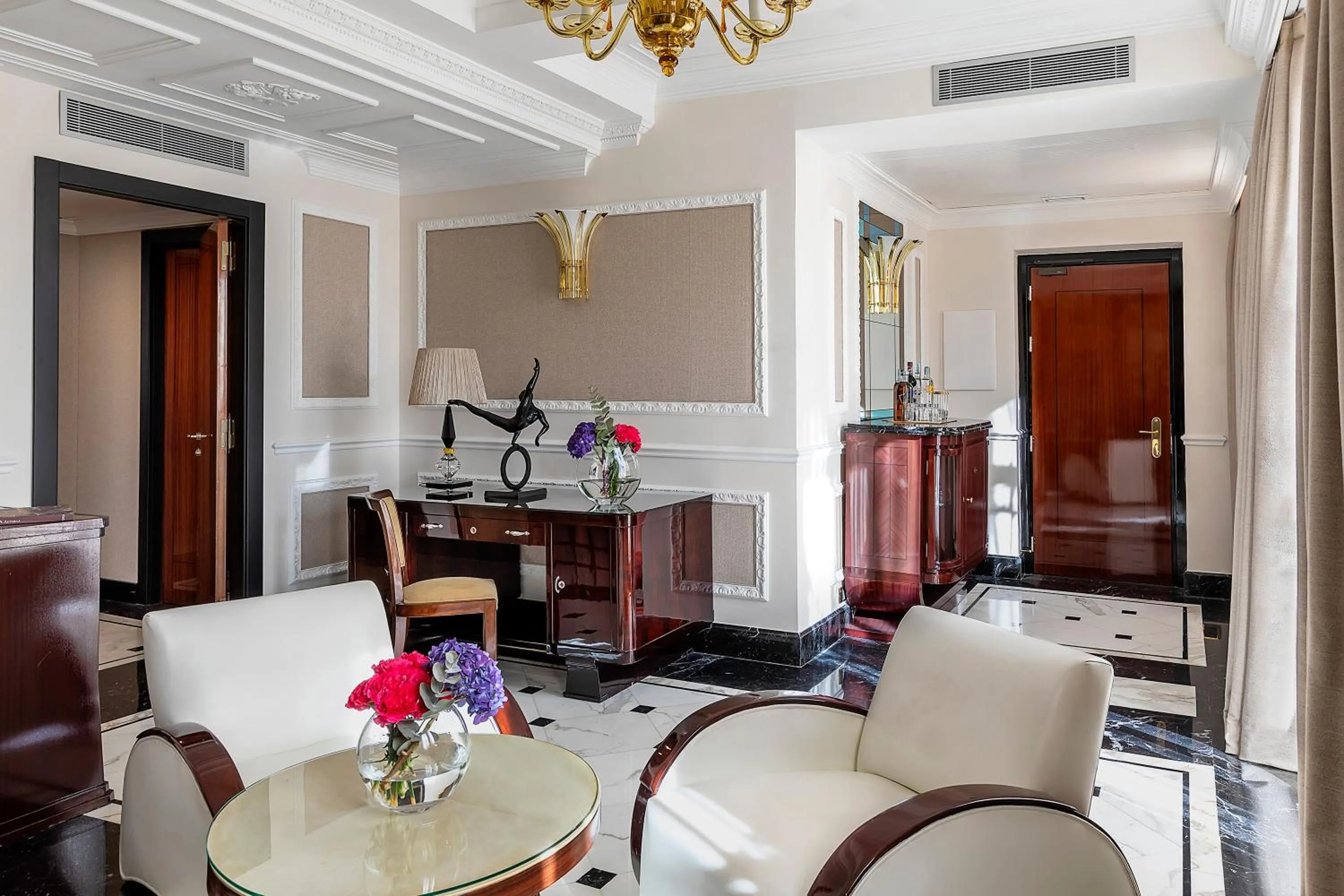 Living room in Baglioni Hotel Regina - The Leading Hotels of the World