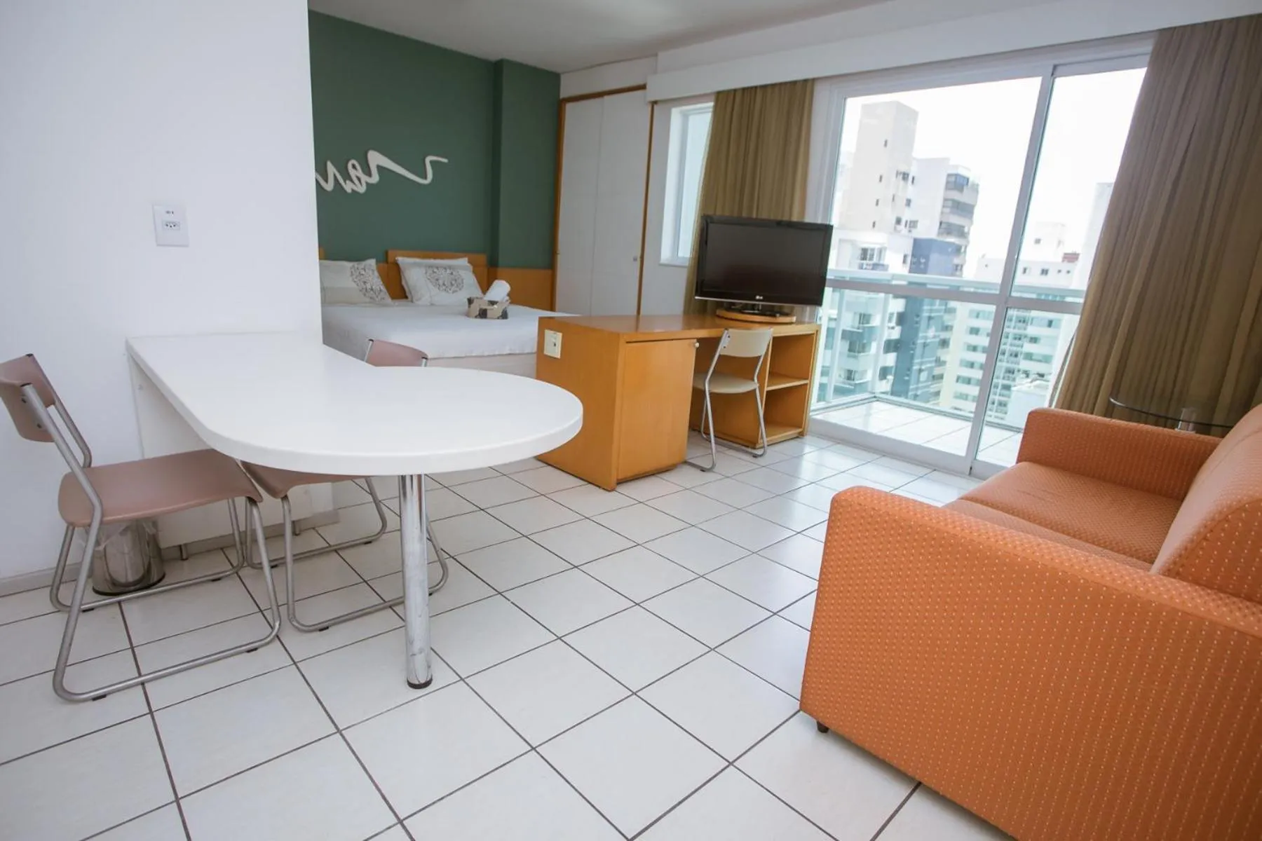 Praia do Canto Apart Hotel