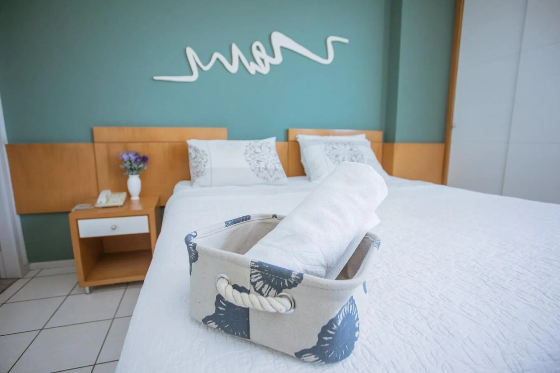 Bed in Praia do Canto Apart Hotel