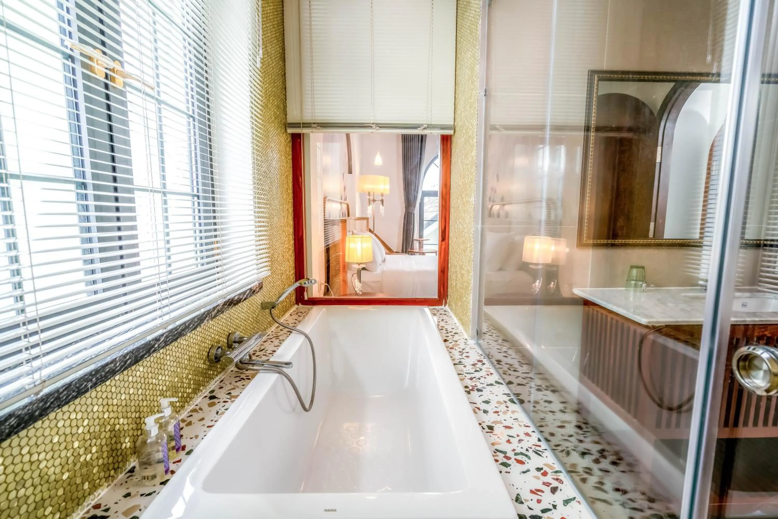 Bath in FREE AIRPORT - MISAKI Hotel by SAZI