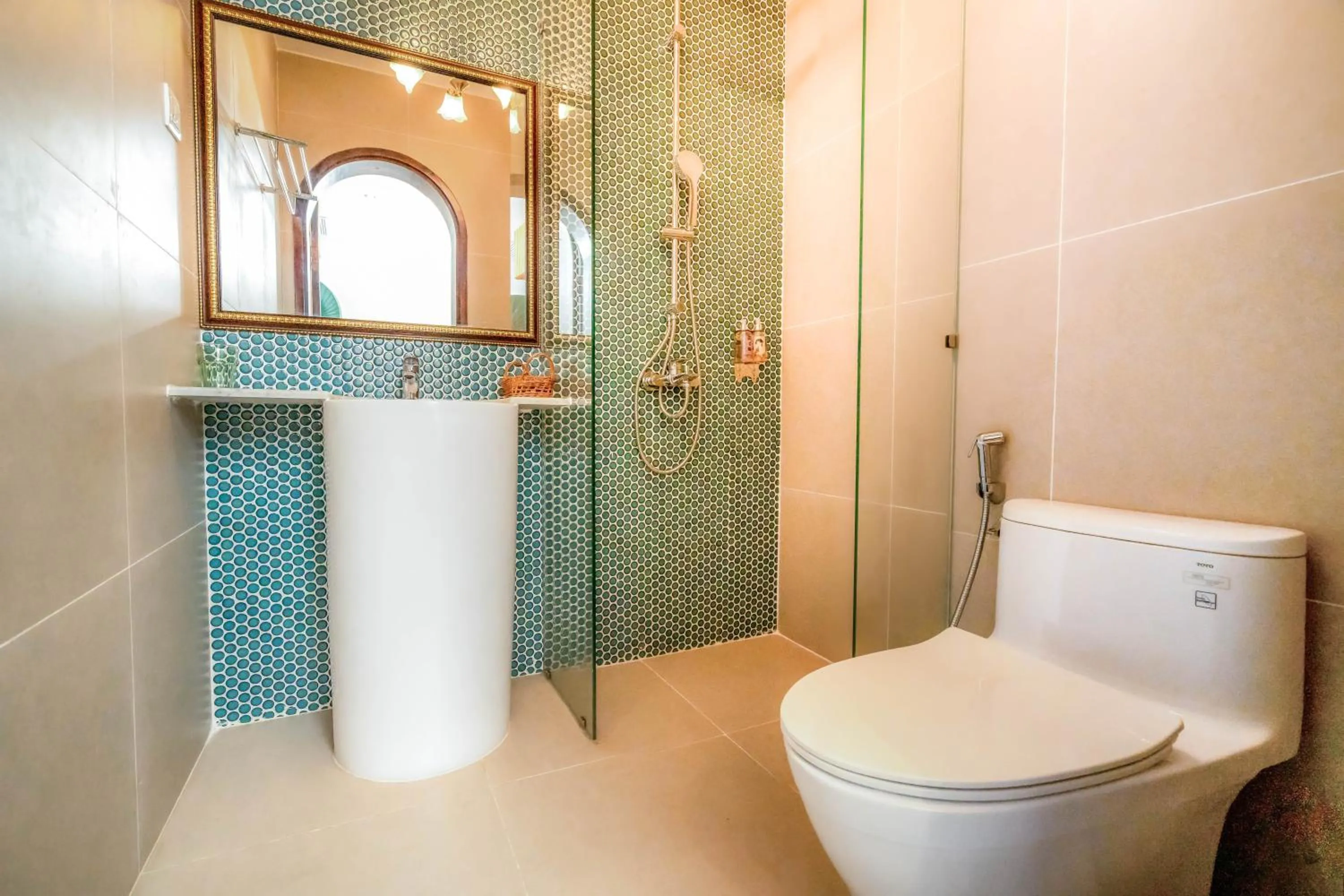 Shower in FREE AIRPORT - MISAKI Hotel by SAZI