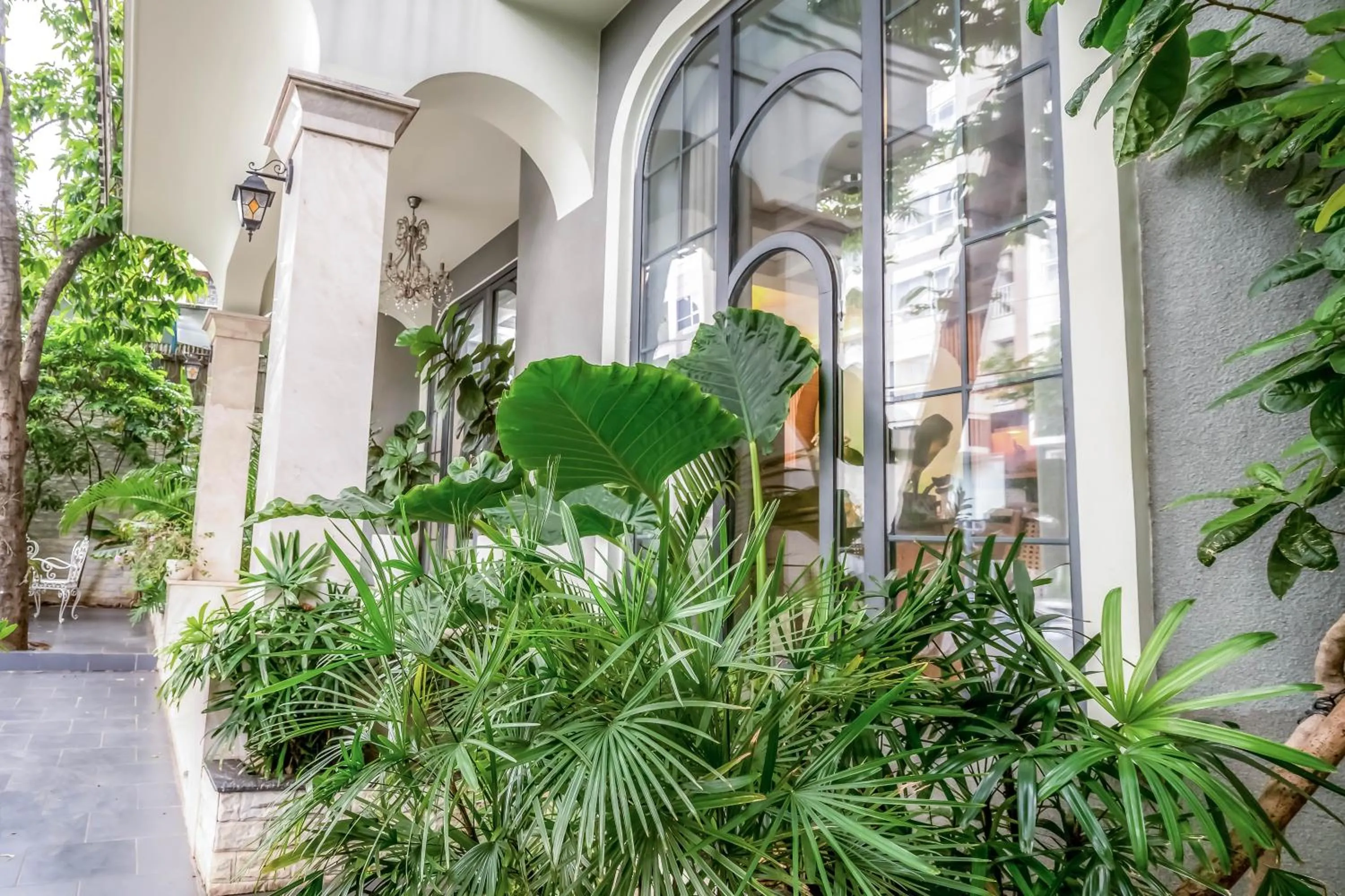 Garden in FREE AIRPORT - MISAKI Hotel by SAZI