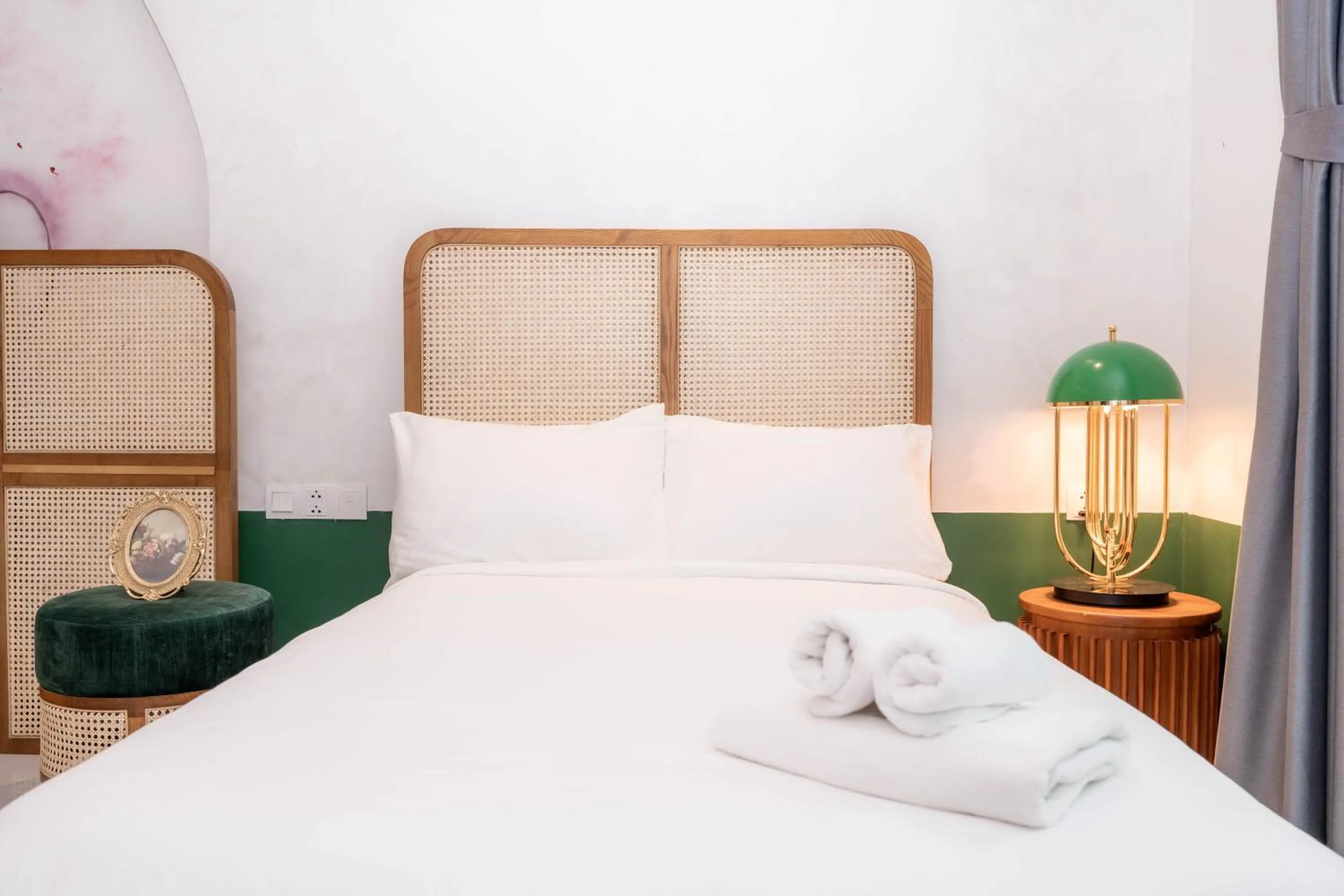 Bed in FREE AIRPORT - MISAKI Hotel by SAZI