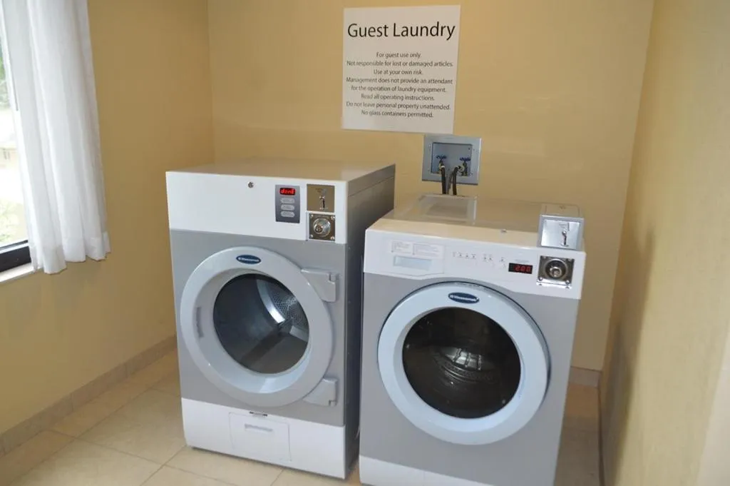 laundry in FREE AIRPORT - MISAKI Hotel by SAZI