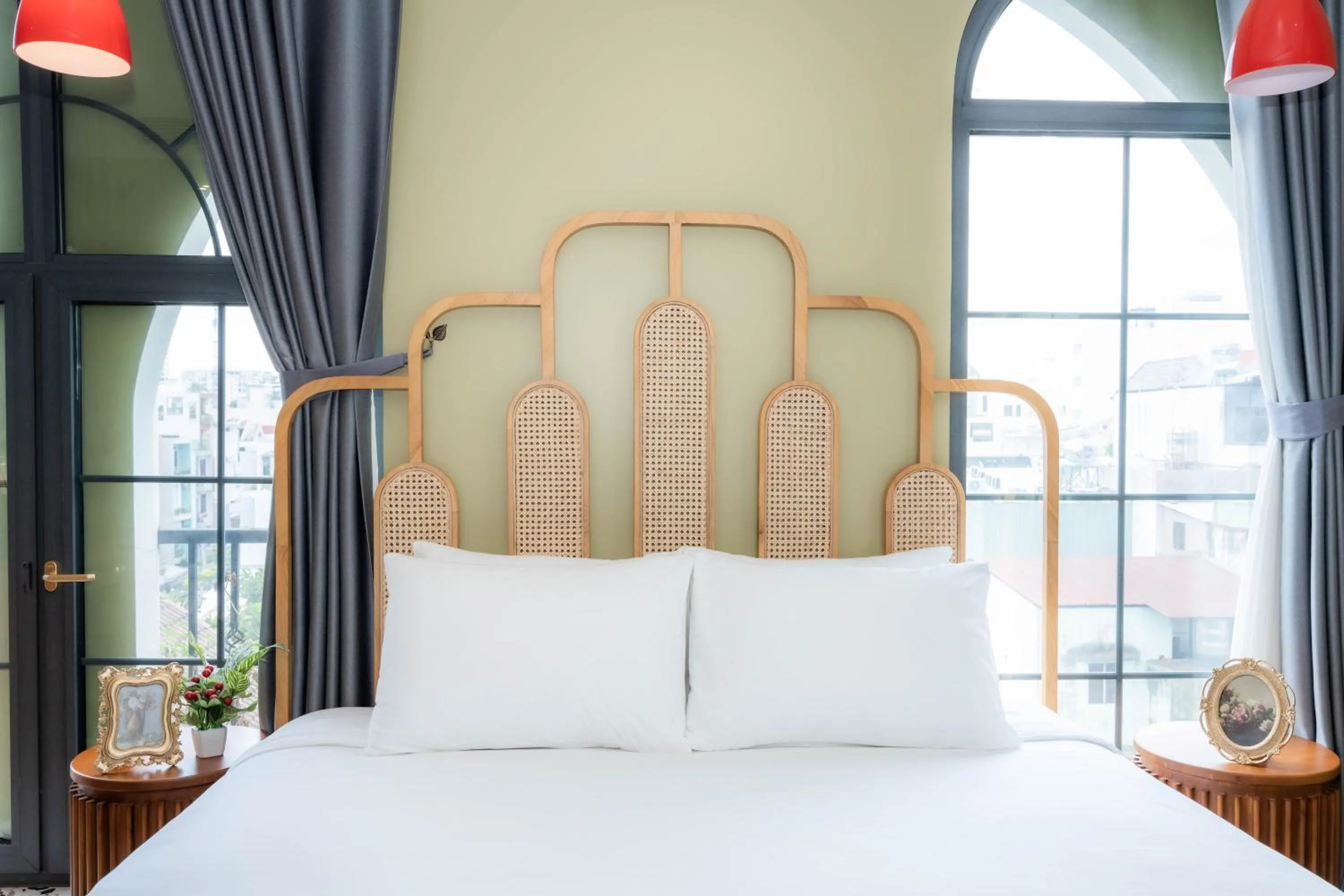 Bed in FREE AIRPORT - MISAKI Hotel by SAZI