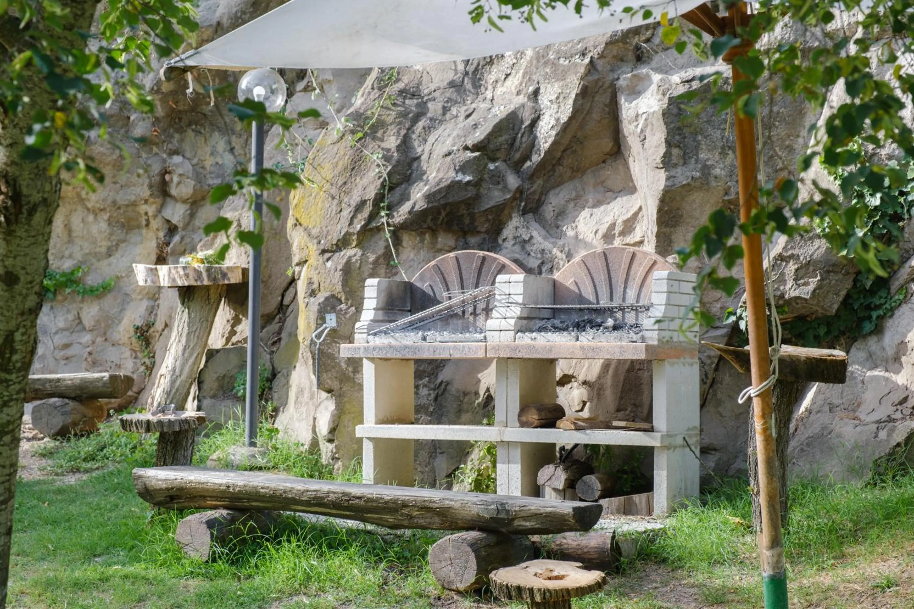 BBQ facilities in Flaminio Village Bungalow Park