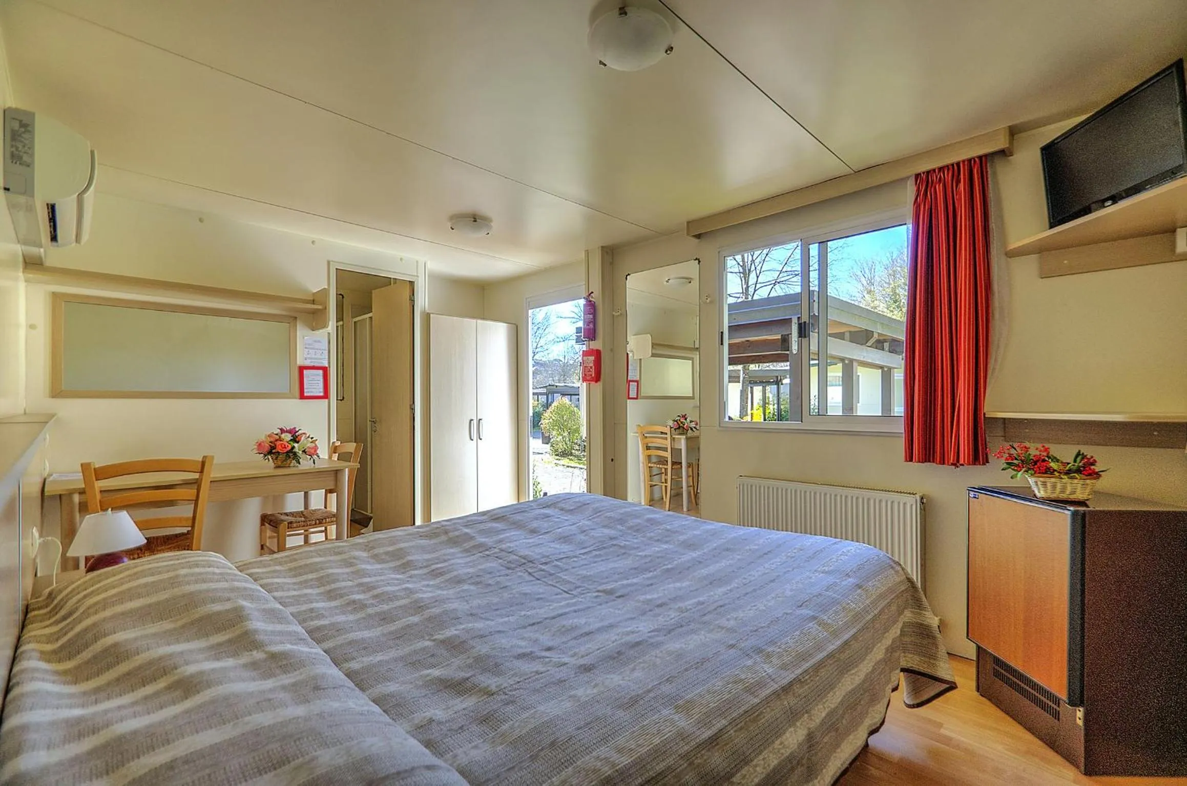 Day, Bed in Flaminio Village Bungalow Park