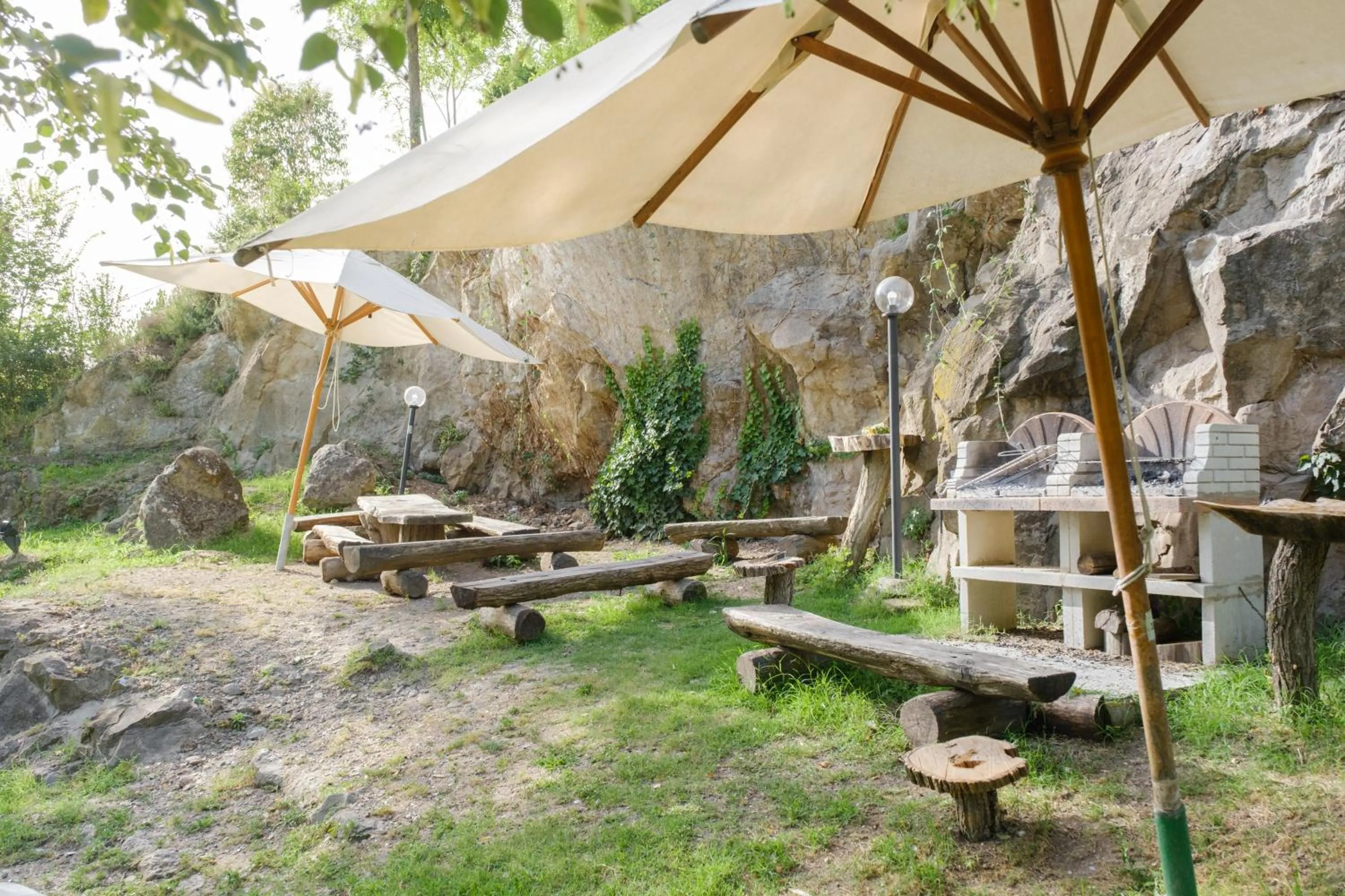 BBQ facilities in Flaminio Village Bungalow Park