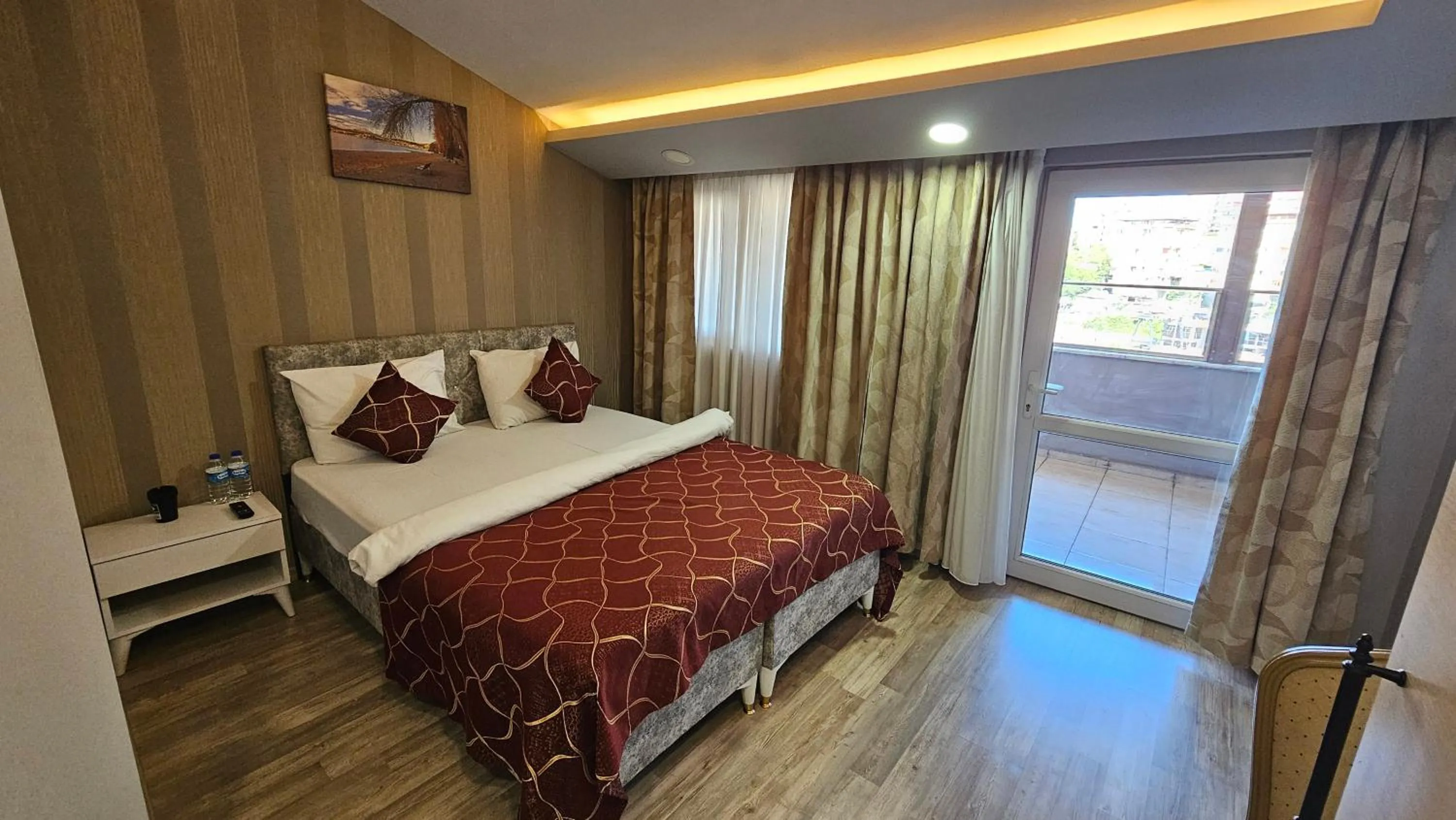 Bed in POINTBREAK OTEL