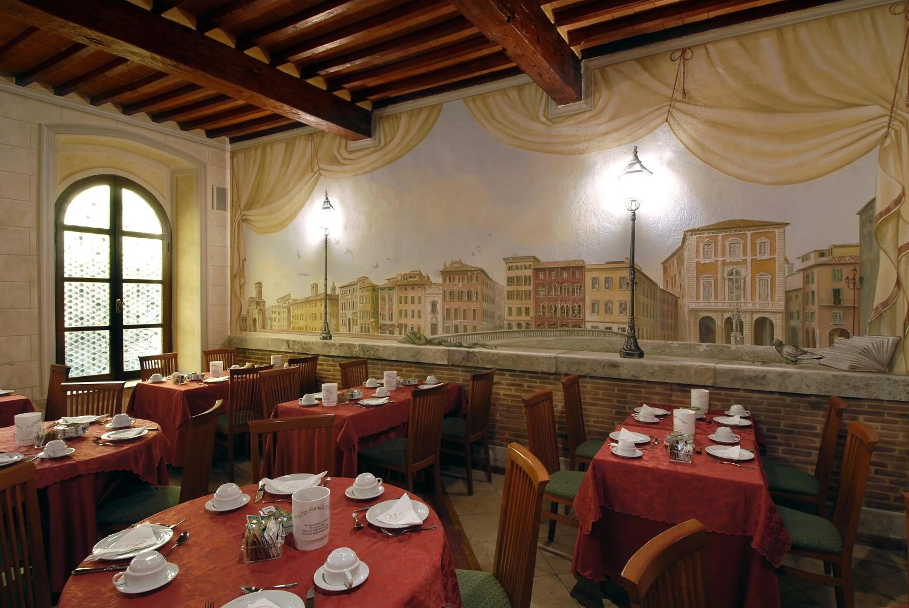 Restaurant/places to eat in Hotel Bologna