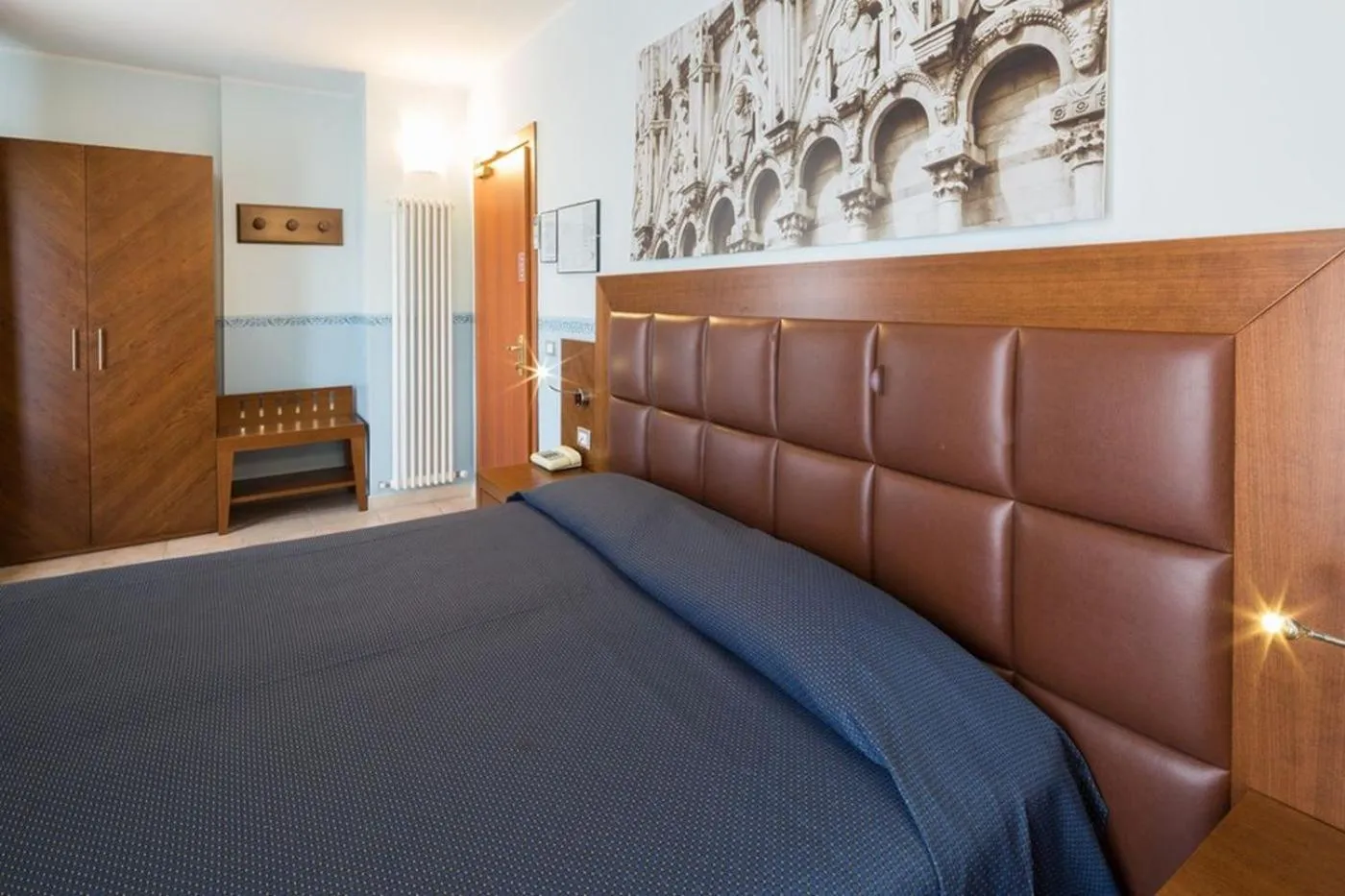 Photo of the whole room, Bed in Hotel Terminus & Plaza