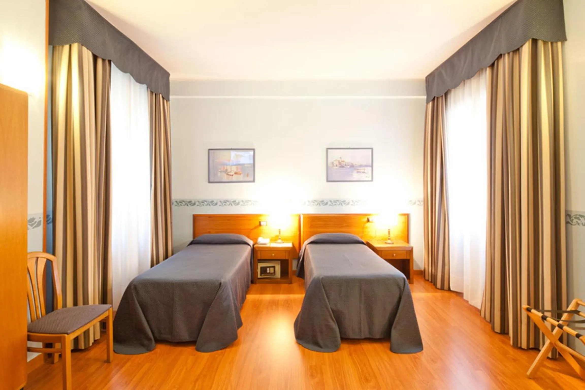 Bed in Hotel Terminus & Plaza