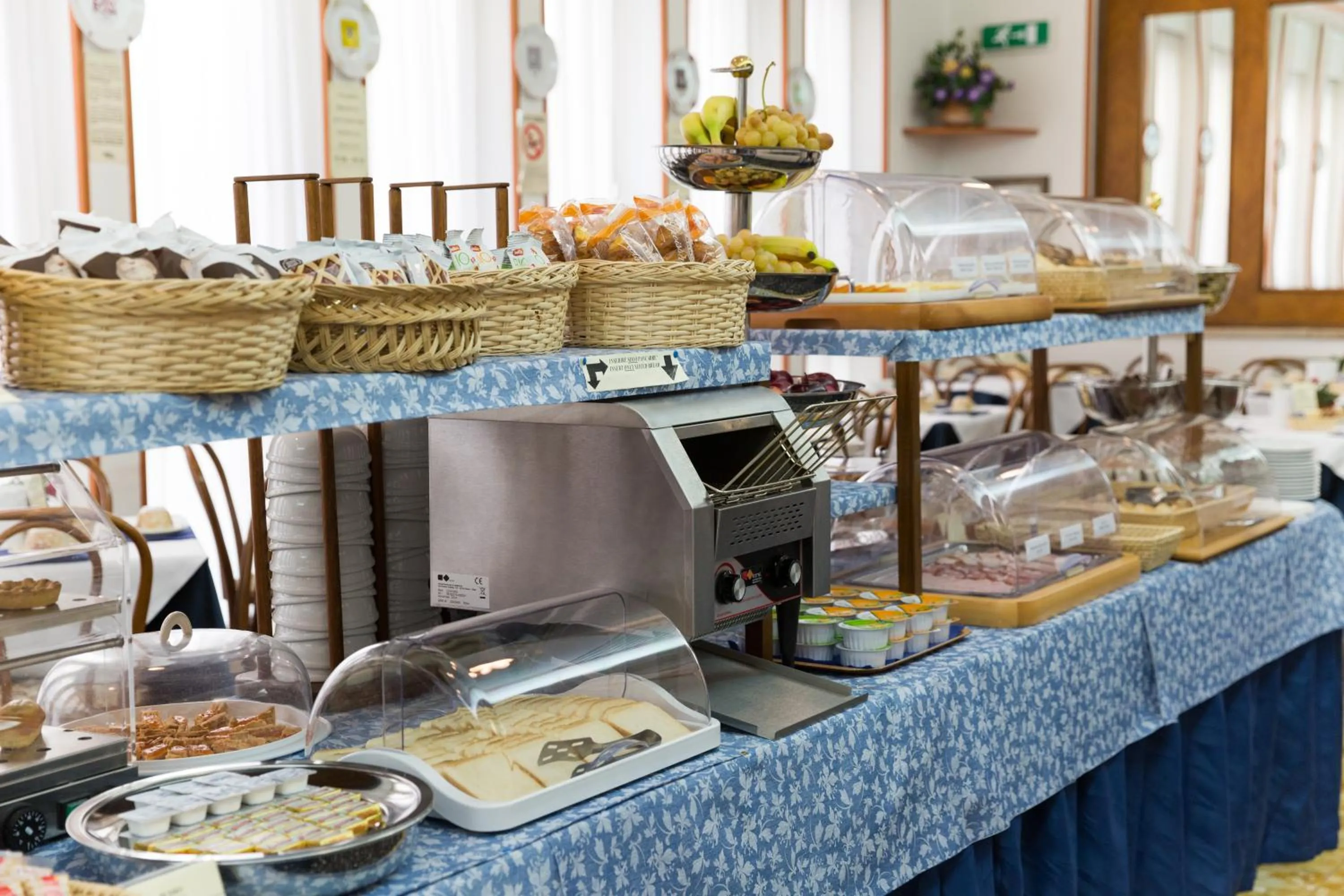 Breakfast in Hotel Terminus & Plaza