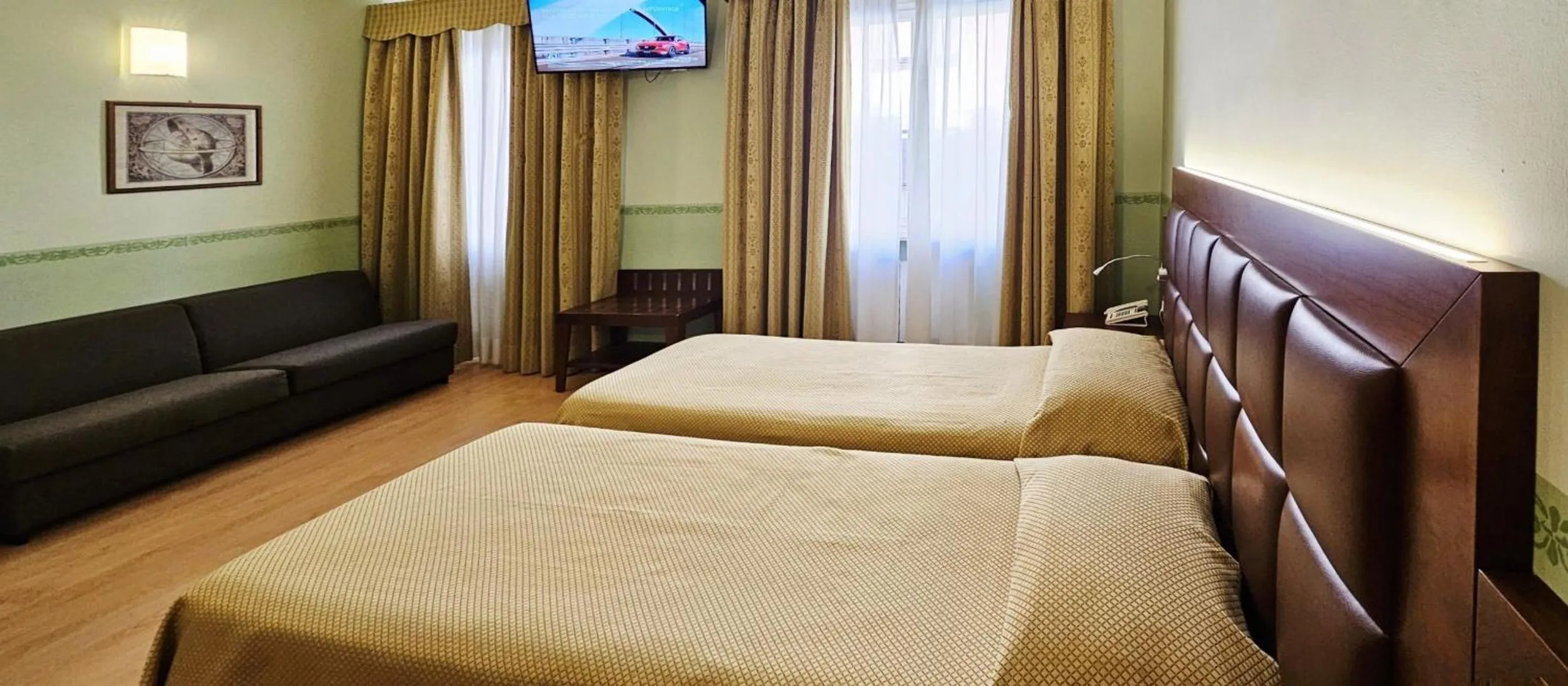 Bed in Hotel Terminus & Plaza