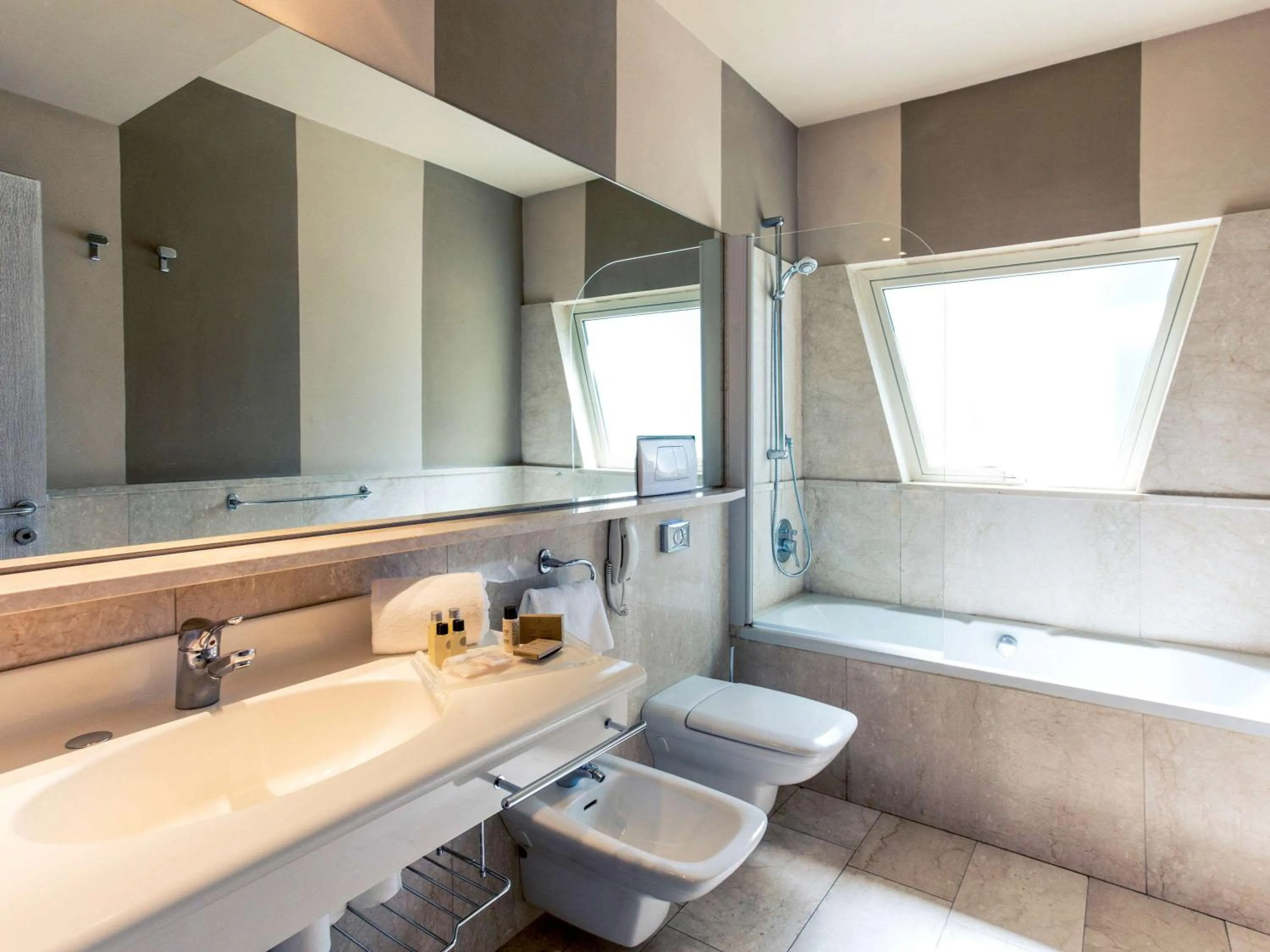 Photo of the whole room in TH Tirrenia - Green Park Resort