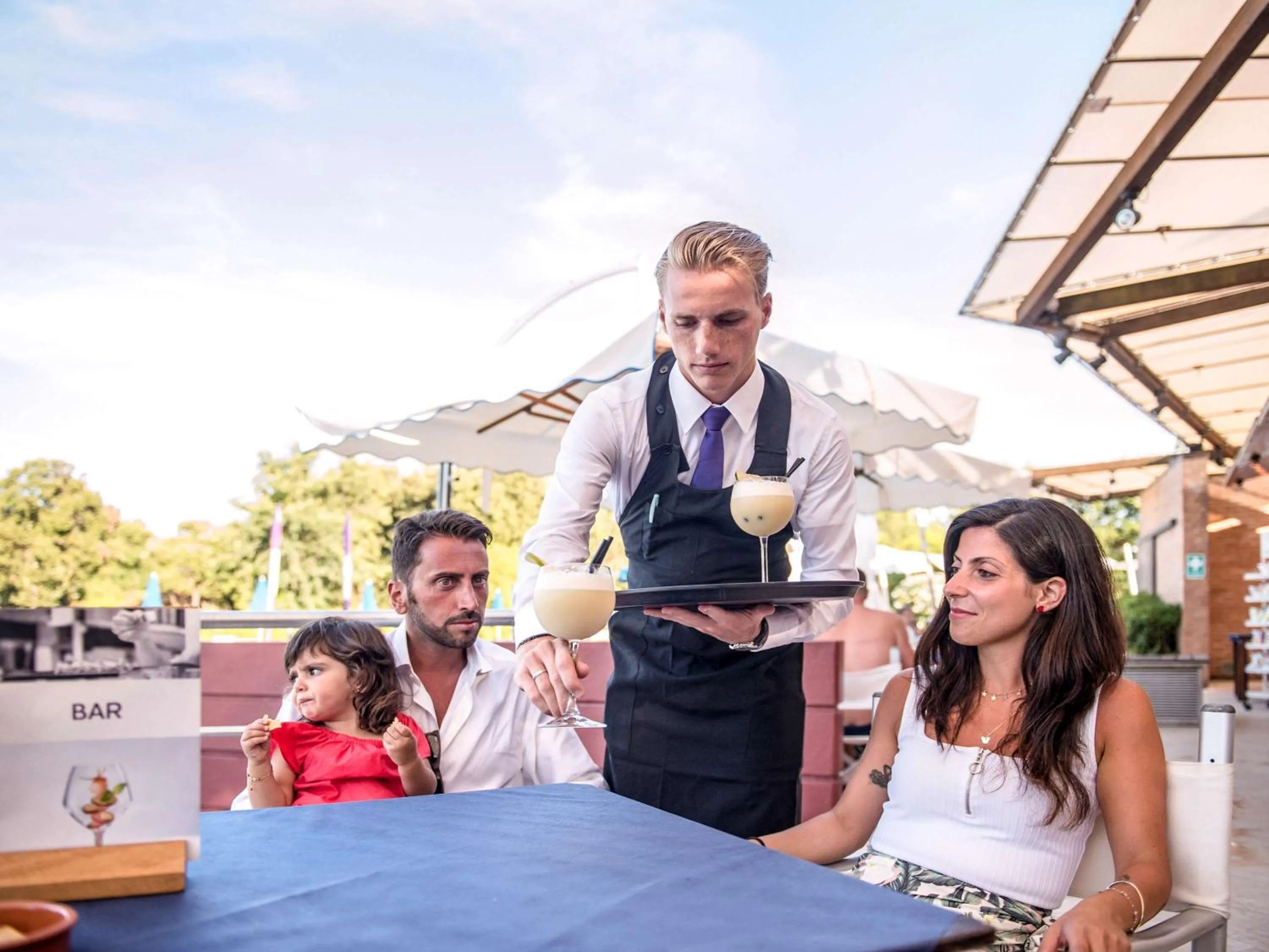 Lounge or bar in TH Tirrenia - Green Park Resort