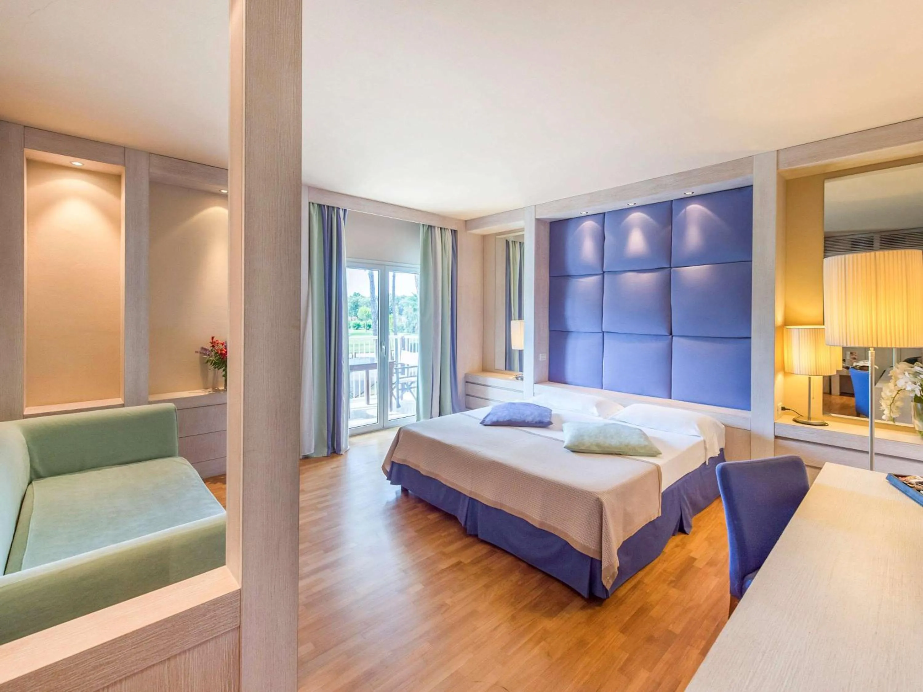 Photo of the whole room, Bed in TH Tirrenia - Green Park Resort