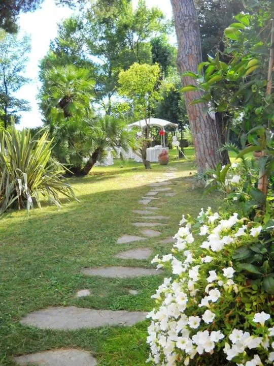 Garden in Hotel Villa Maya