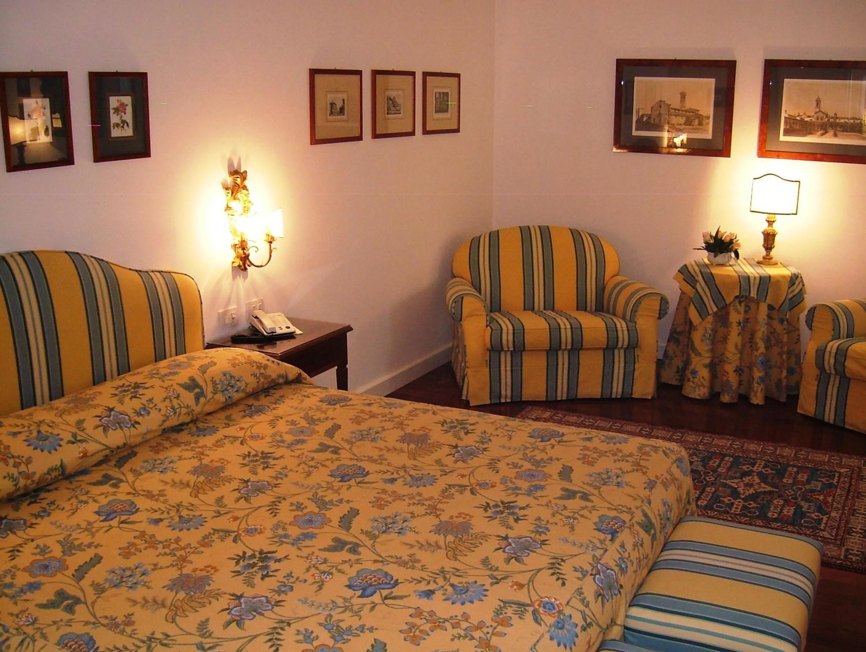 Photo of the whole room, Bed in Marignolle Relais & Charme - Residenza d'Epoca