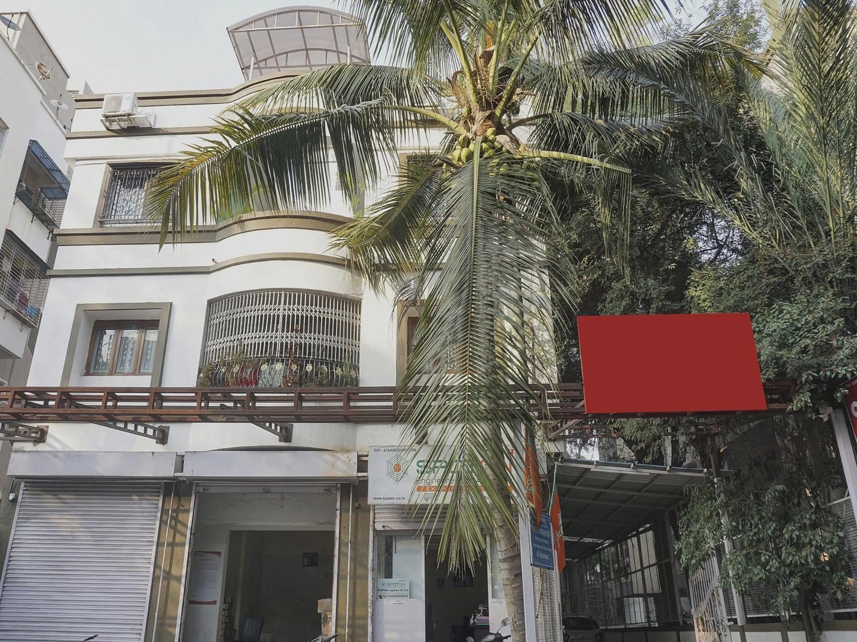 Facade/entrance in Super Townhouse The Upper Room Near Pune Airport