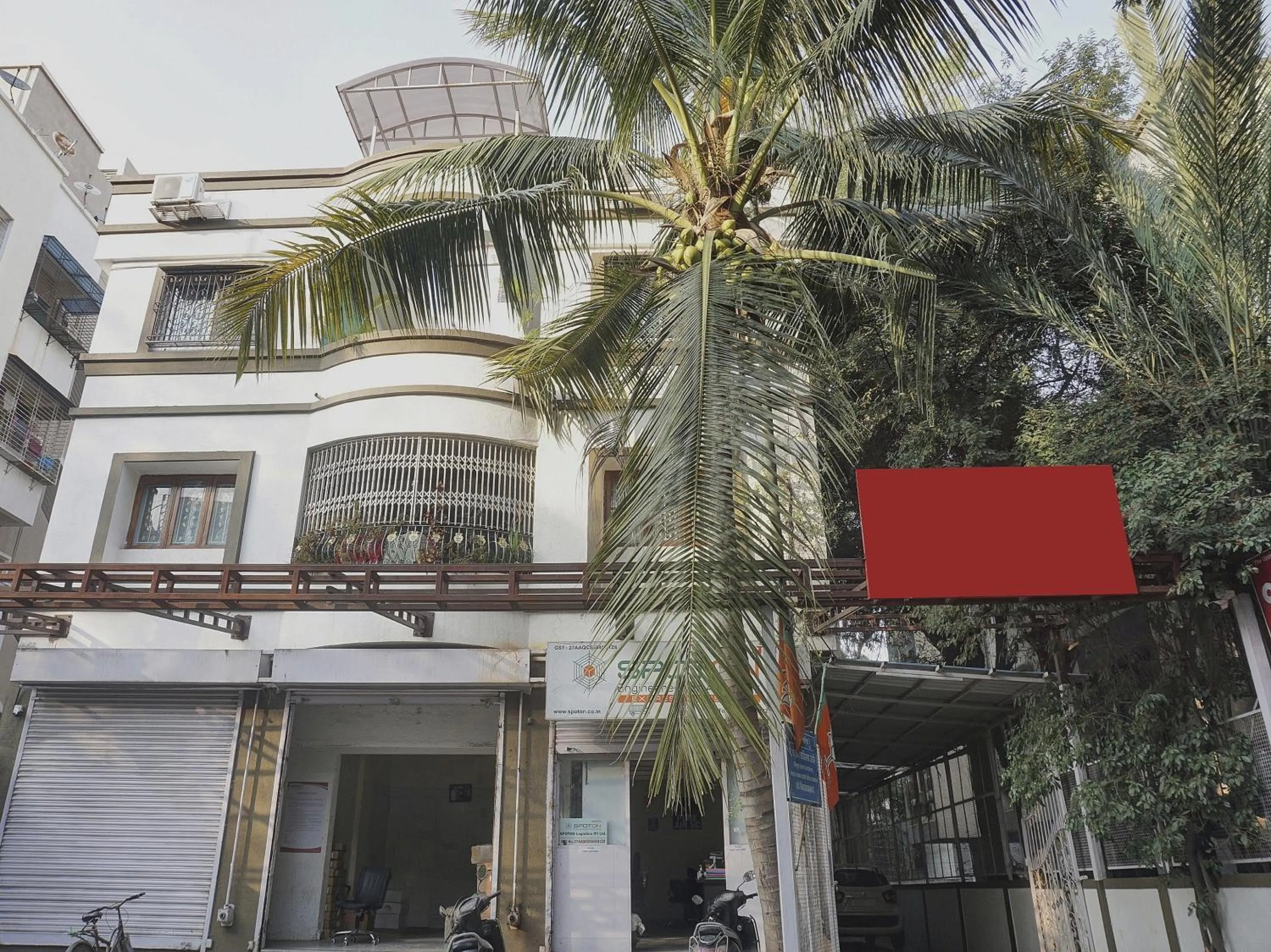 Facade/entrance in Super Townhouse The Upper Room Near Pune Airport